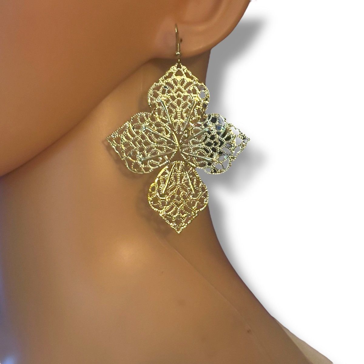 Other Gold tone articulated filigree leaves earrings Size ONE SIZE - 2 Thumbnail