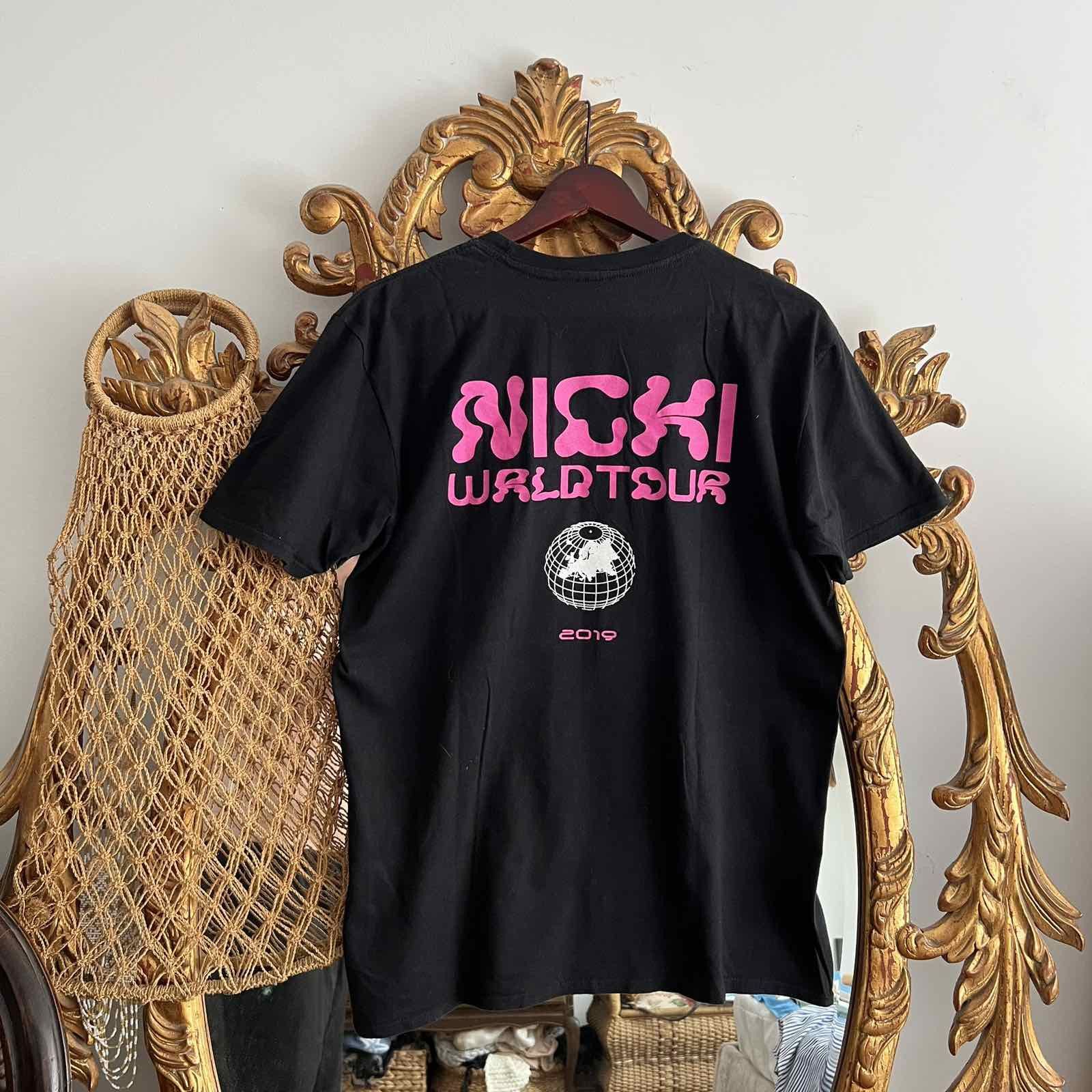 Band Tees 2019 Niki Minaj World tour t-shirt Sz L Size US L / EU 52-54 / 3 - 2 Thumbnail