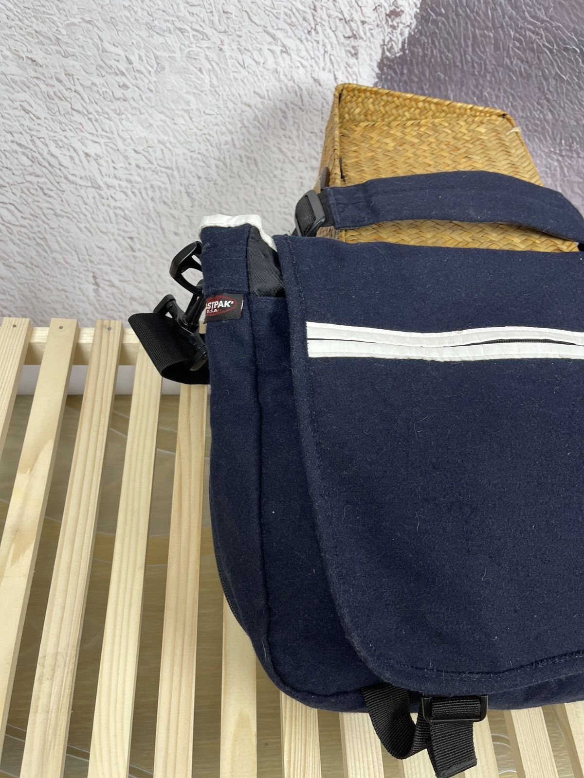 Eastpak Eastpak Delegate vintage logo blue navy crossbody bag Size ONE SIZE - 3 Thumbnail