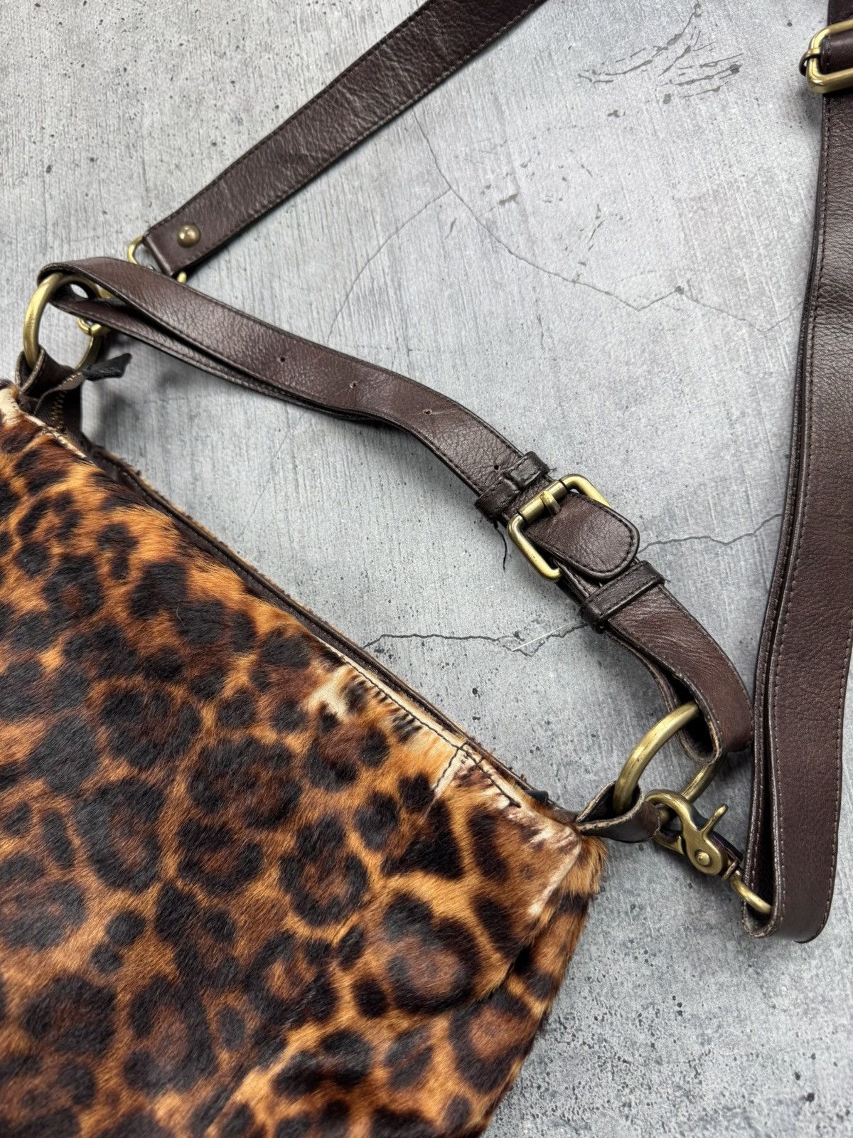 If Six Was Nine Y2K Japan Leopard Fur Leather Distressed Bag Size ONE SIZE - 4 Thumbnail