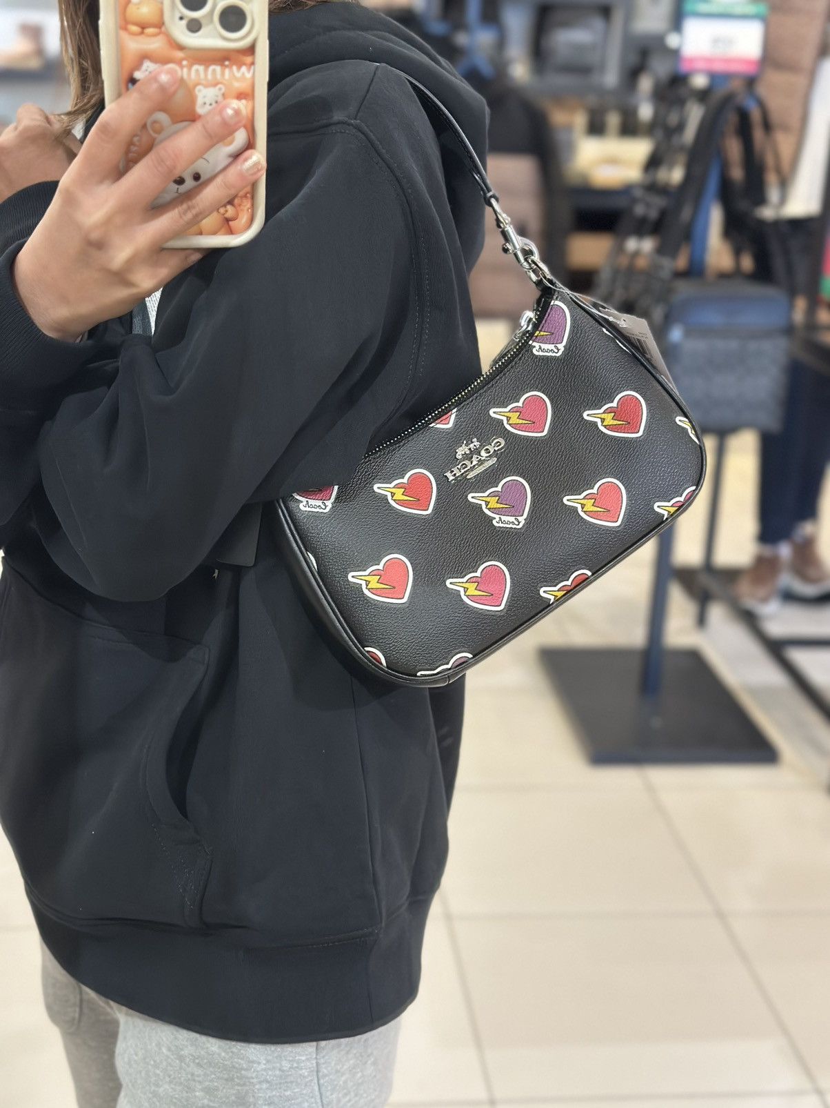 Coach NWT Coach Teri Shoulder Bag With Heart Bolt Print Size ONE SIZE - 8 Thumbnail