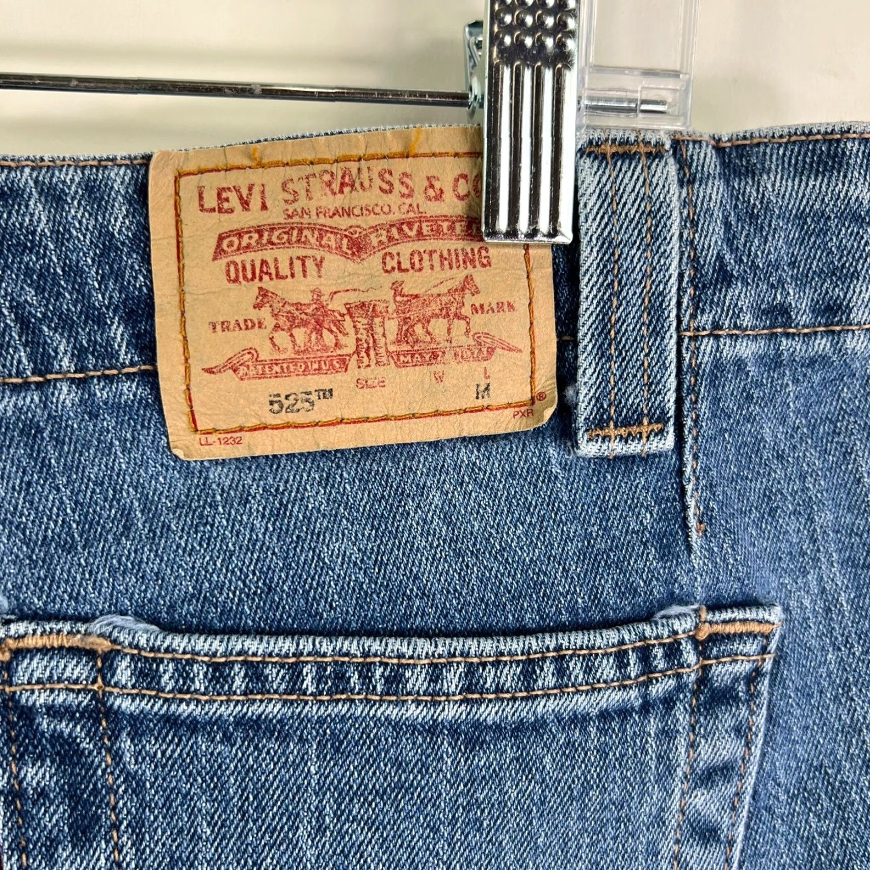 Levi's Levi's 525 Nouveau Bootcut Jeans Blue Denim 12 Regular 34x32 Womens Vintage No 5-Pocket Zipper Logo Button Dark Wash USA 90s Style Size 34" / US 12 / IT 48 - 4 Thumbnail