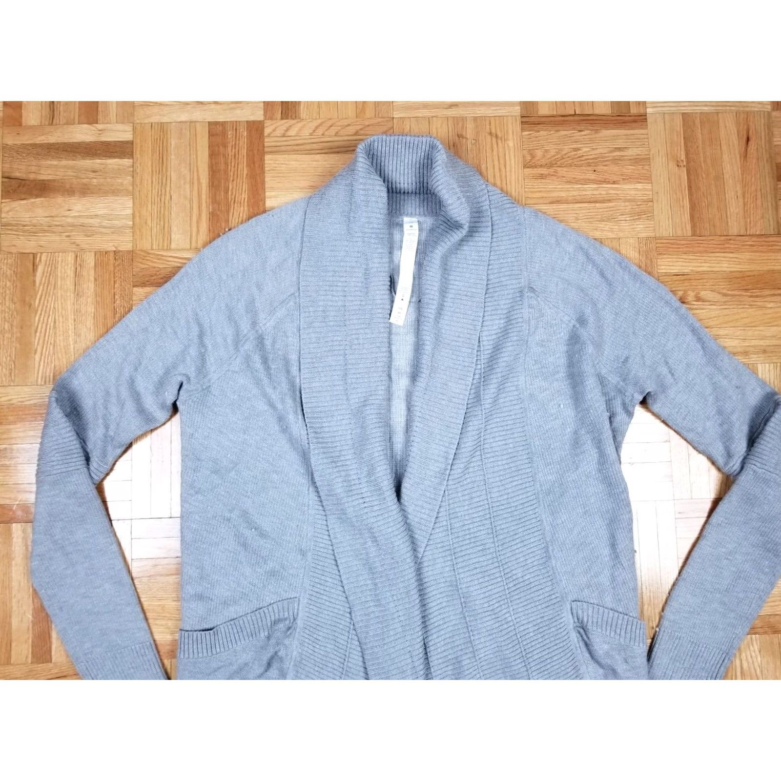 Lululemon VINTAGE Lululemon CARDIGAN Gray Womens 10 Long Open Front Wrap Yoga Blend Coat Style Overcoat Womens Size L / US 10 / IT 46 - 2 Thumbnail