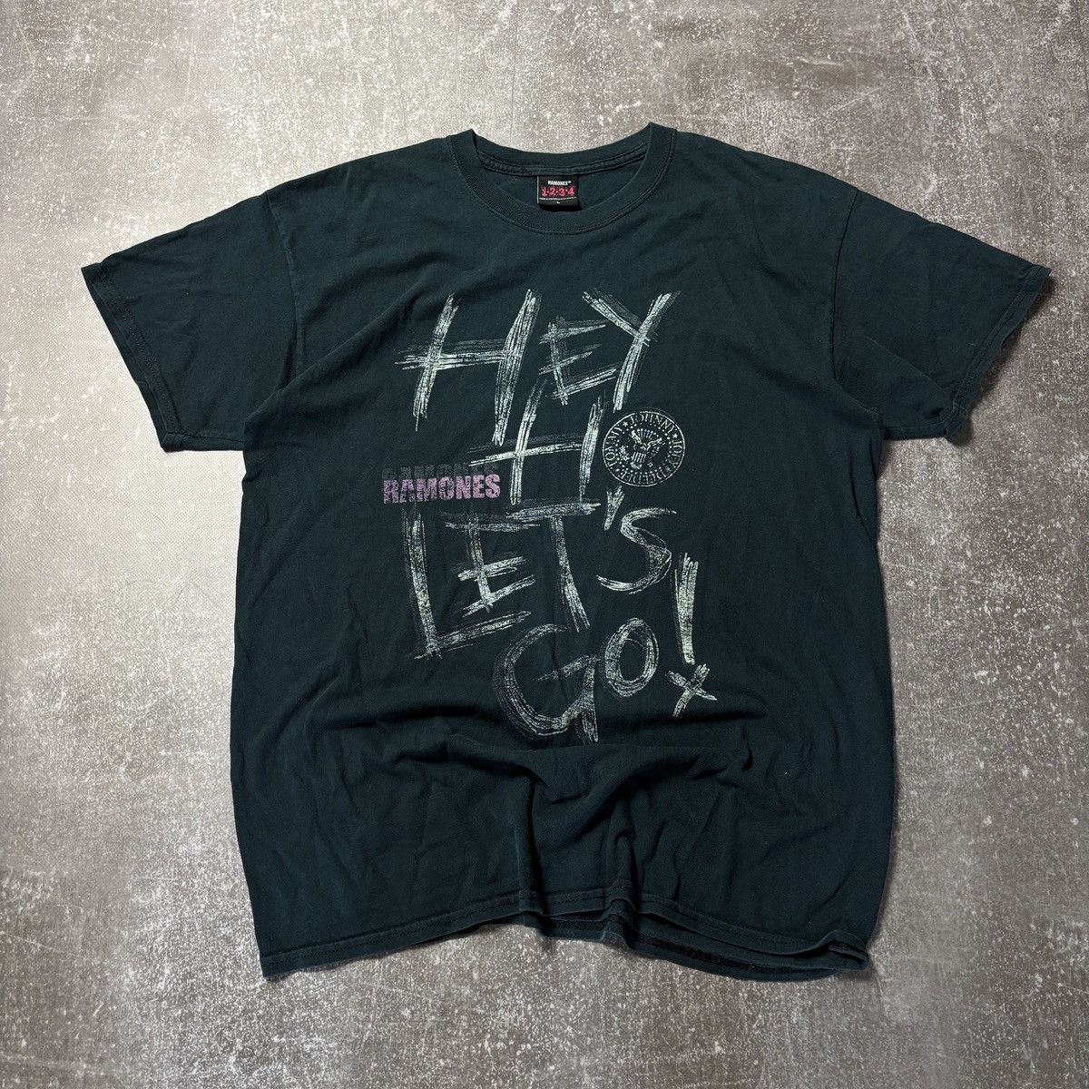 Band Tees × Vintage RAMONES VINTAGE Y2K FADED T-SHIRT Size US L / EU 52-54 / 3 - 1 Thumbnail