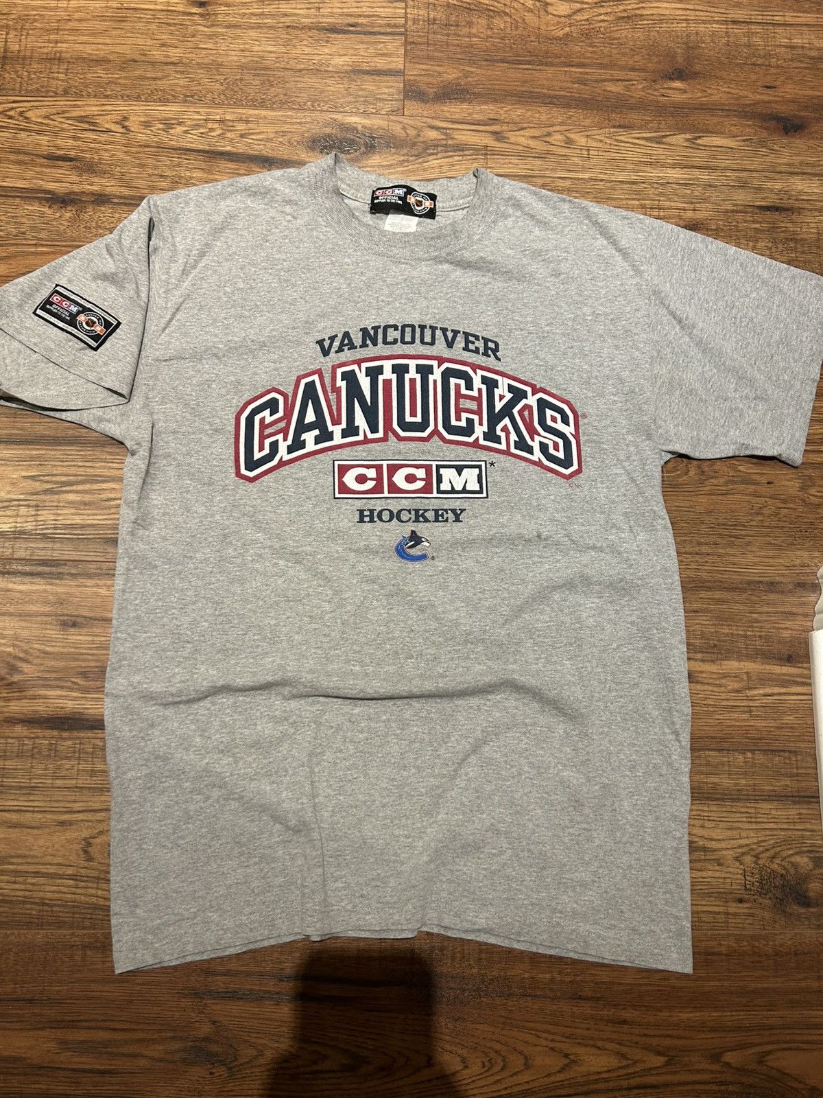 Ccm CCM Vancouver Canucks NHL Hockey Vintage Graphic Tee Size US L / EU 52-54 / 3 - 1 Thumbnail