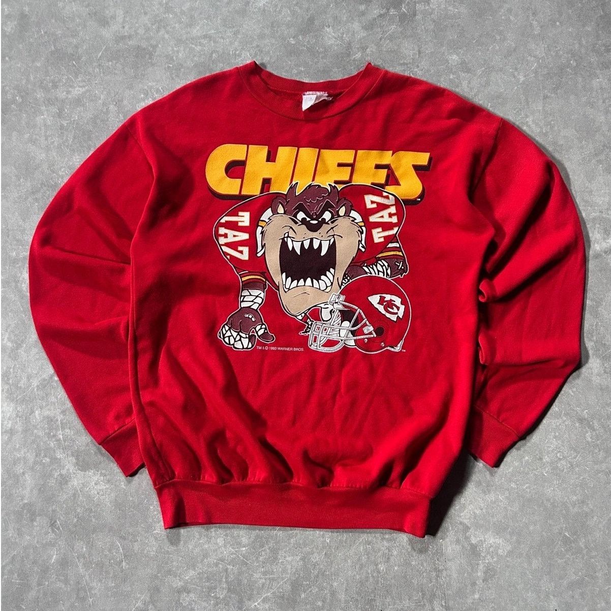 Vintage Vintage Kansas City Chiefs Looney Tunes Taz Red Crewneck M Size US M / EU 48-50 / 2 - 1 Thumbnail