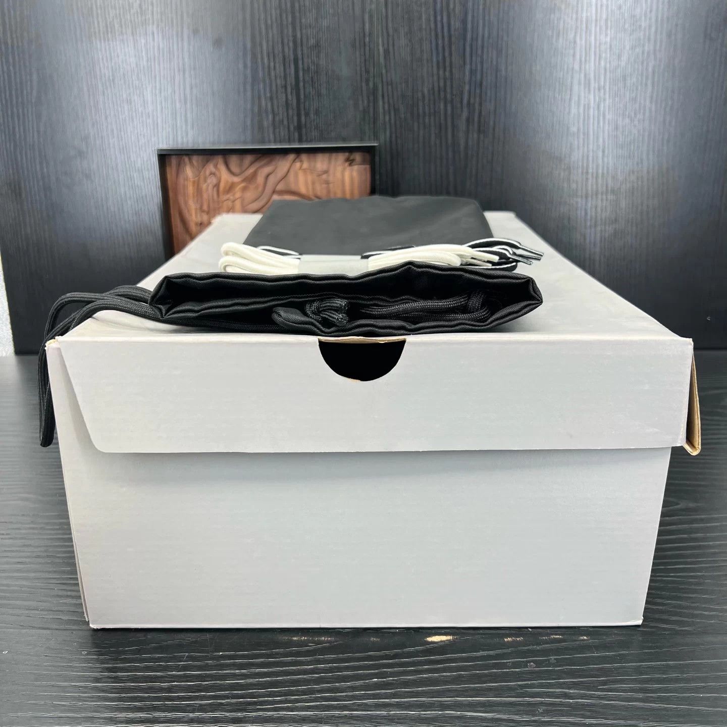 Balenciaga Balenciaga Track White 43 w/ sole oxidation Size US 10 / EU 43 - 9 Thumbnail