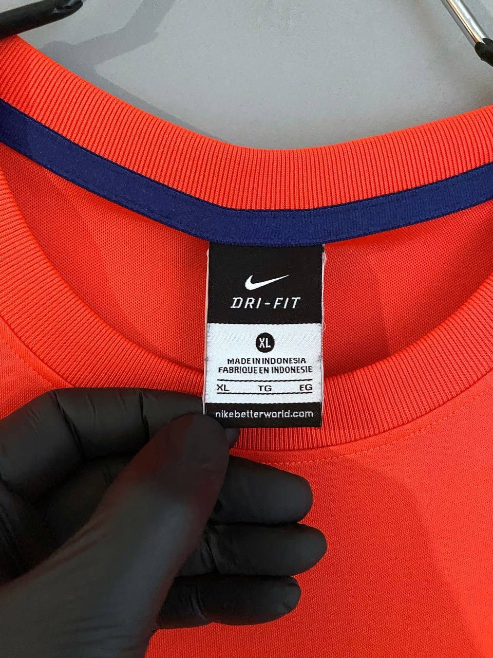 Nike Nike FC BARCELONA 2014/2015 Away Football Soccer Jersey, XL Size US XL / EU 56 / 4 - 12 Thumbnail