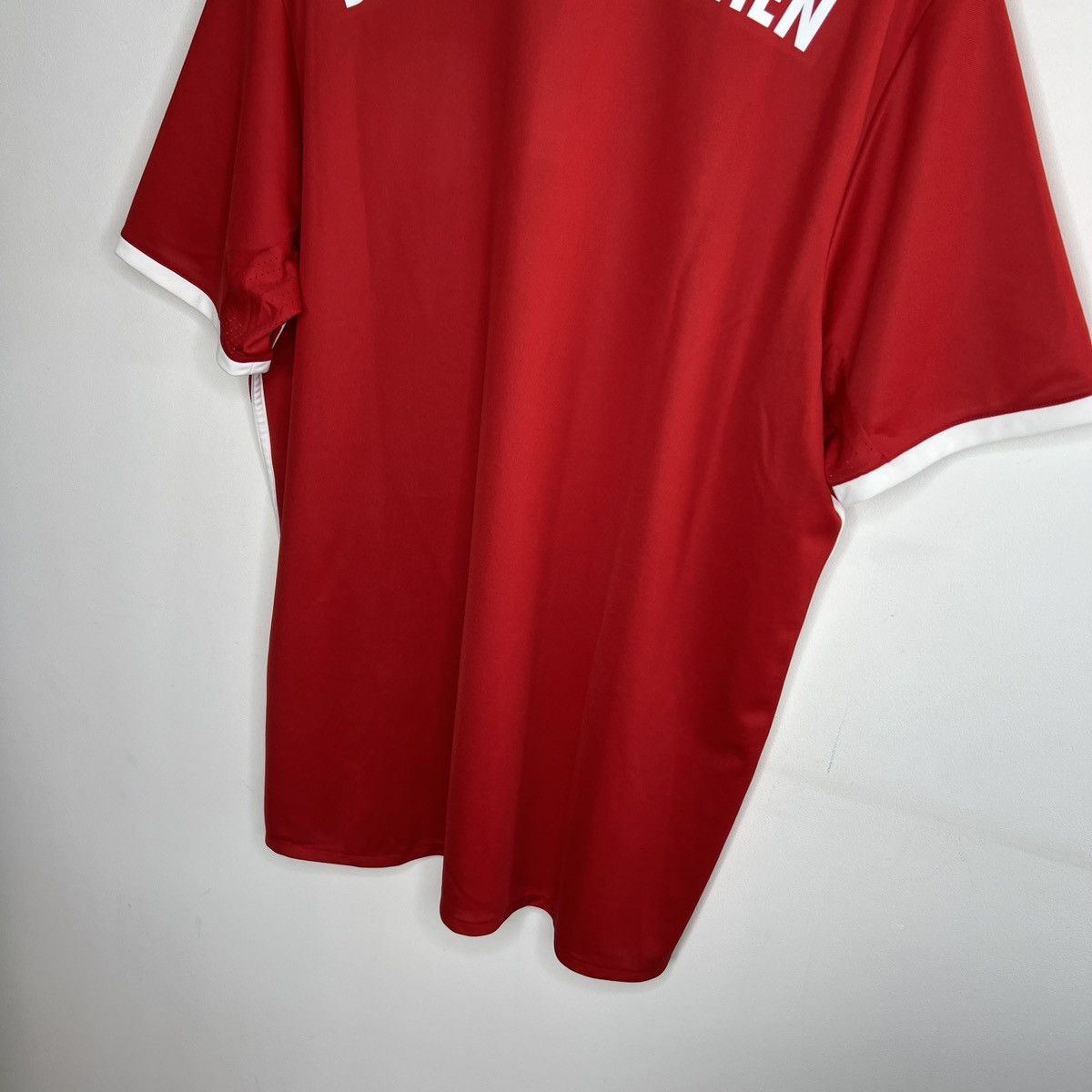 Adidas Adidas FC Bayern Munchen Jersey Tee Tshirt Red Size US XL / EU 56 / 4 - 10 Thumbnail
