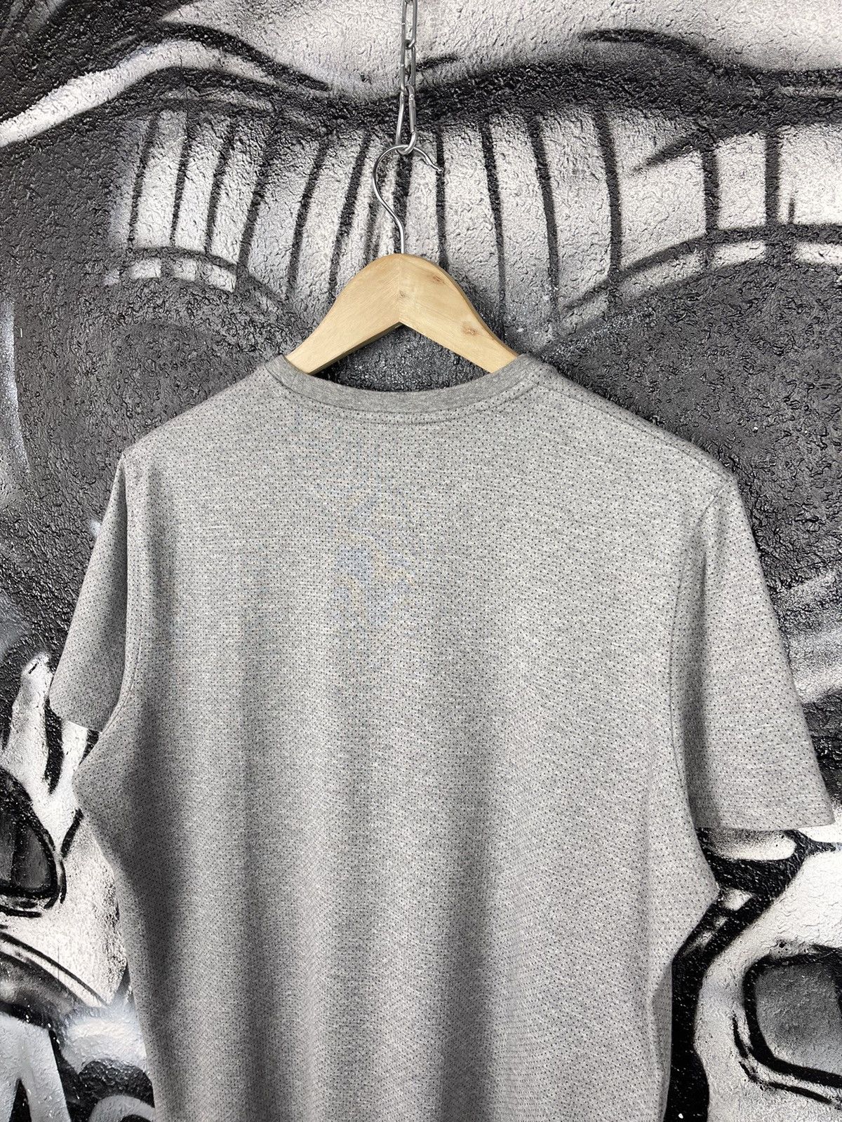 Fred Perry Fred Perry Front Pocket Embroidered Logo Grey Cotton Casual T-Shirt Men’s Size M Size US M / EU 48-50 / 2 - 8 Thumbnail