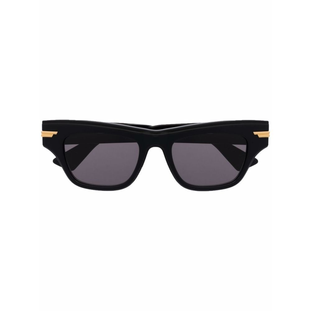 o1n1vont0525 Size: OS / Sunglasses in Black