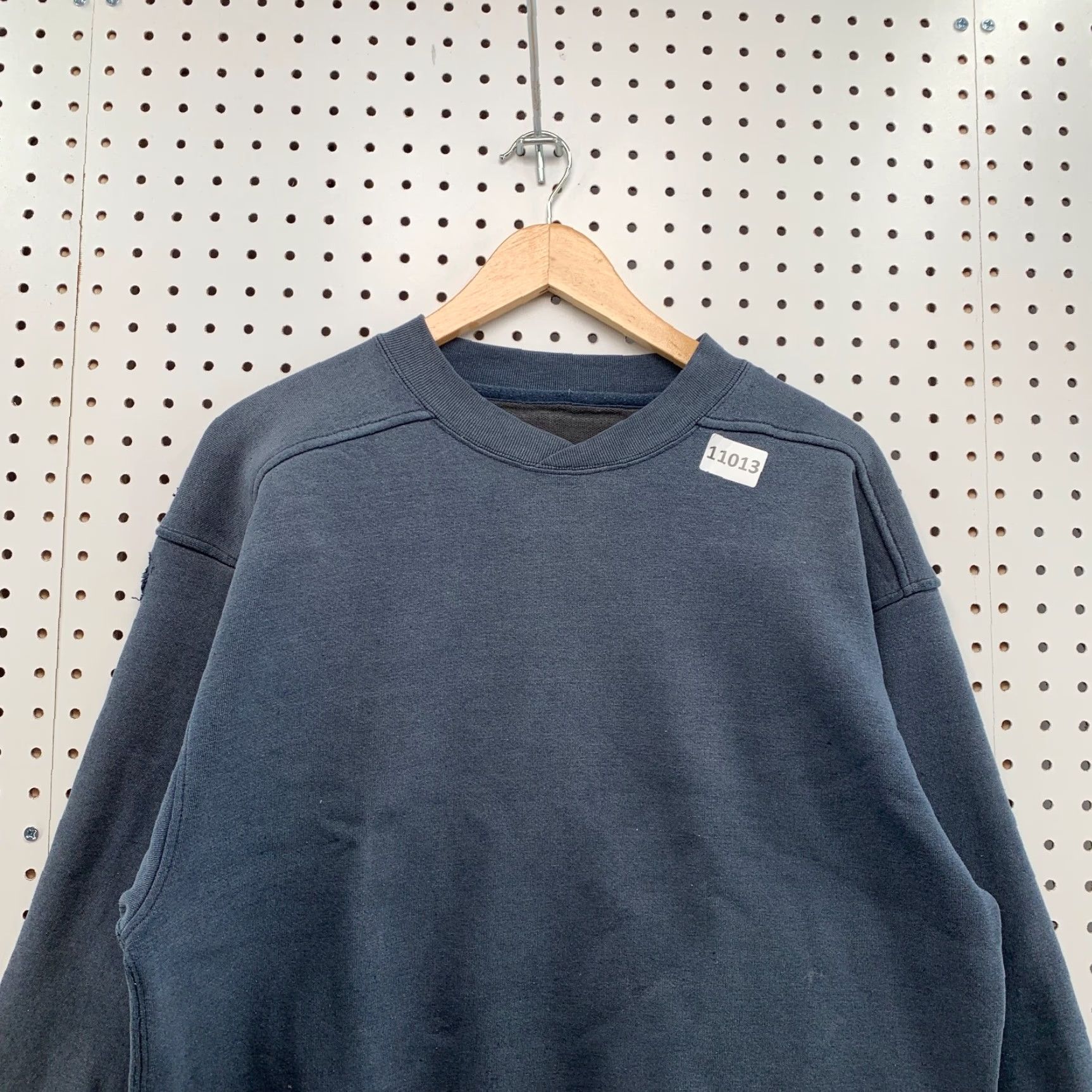 Starter VINTAGE Starter Sweatshirt Crewneck Gray M Adult 90s Sports Logo Embroidered Pullover Mens Medium 90s Vintage Size US M / EU 48-50 / 2 - 4 Thumbnail