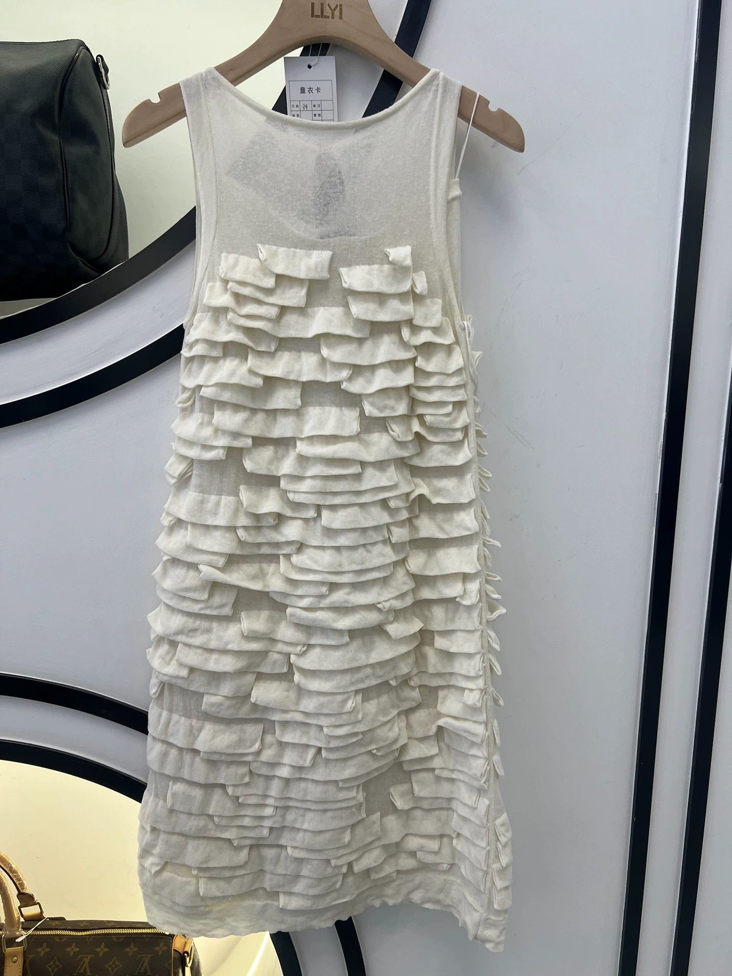 Chanel Chanel Knit Dress with Mother-of-Pearl Buttons - dmc Size US XS / EU 42 / 0 - 1 Thumbnail