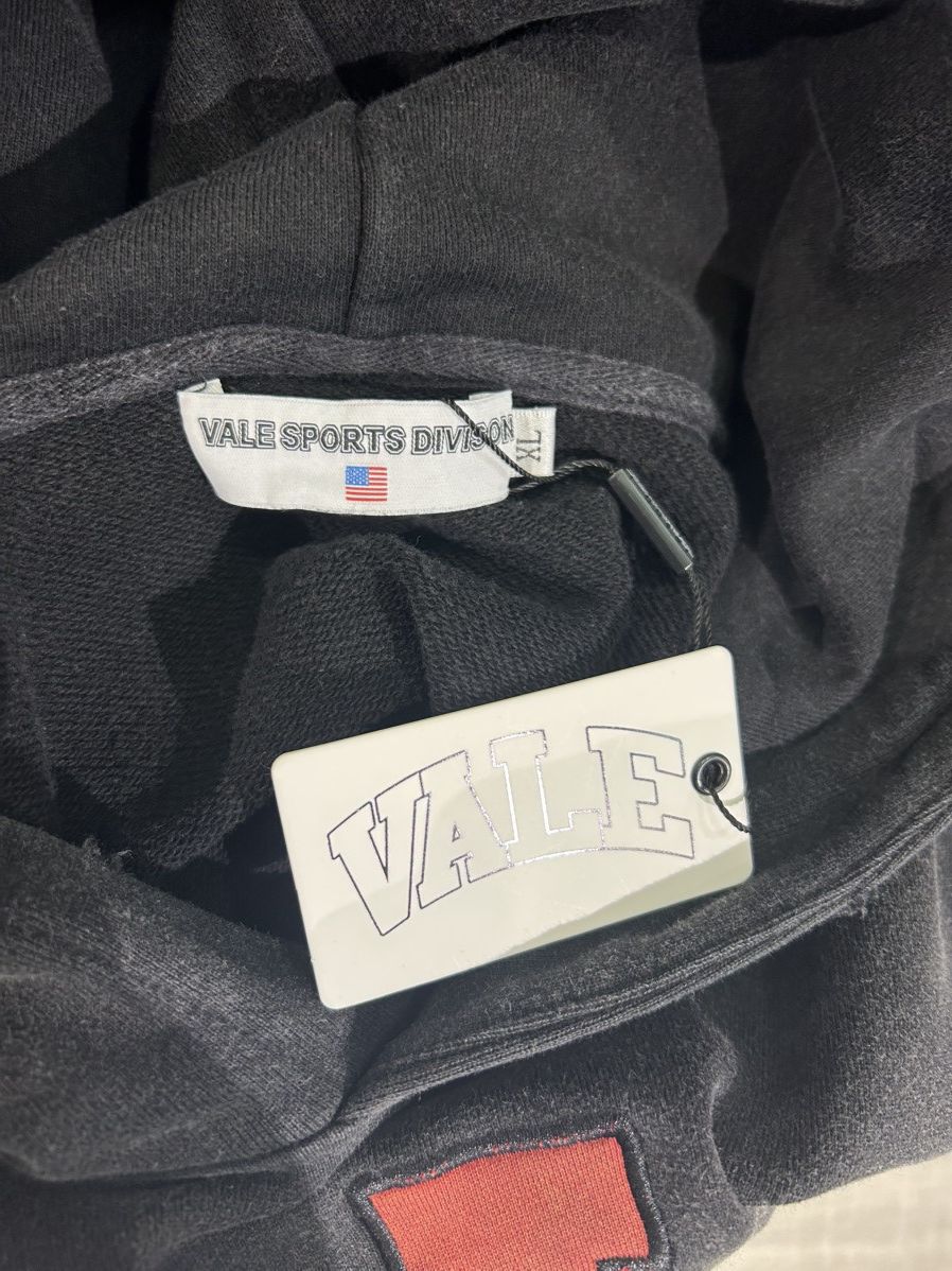 Vale Vale Forever Valley Sports Crest Hoodie Size US XL / EU 56 / 4 - 4 Thumbnail