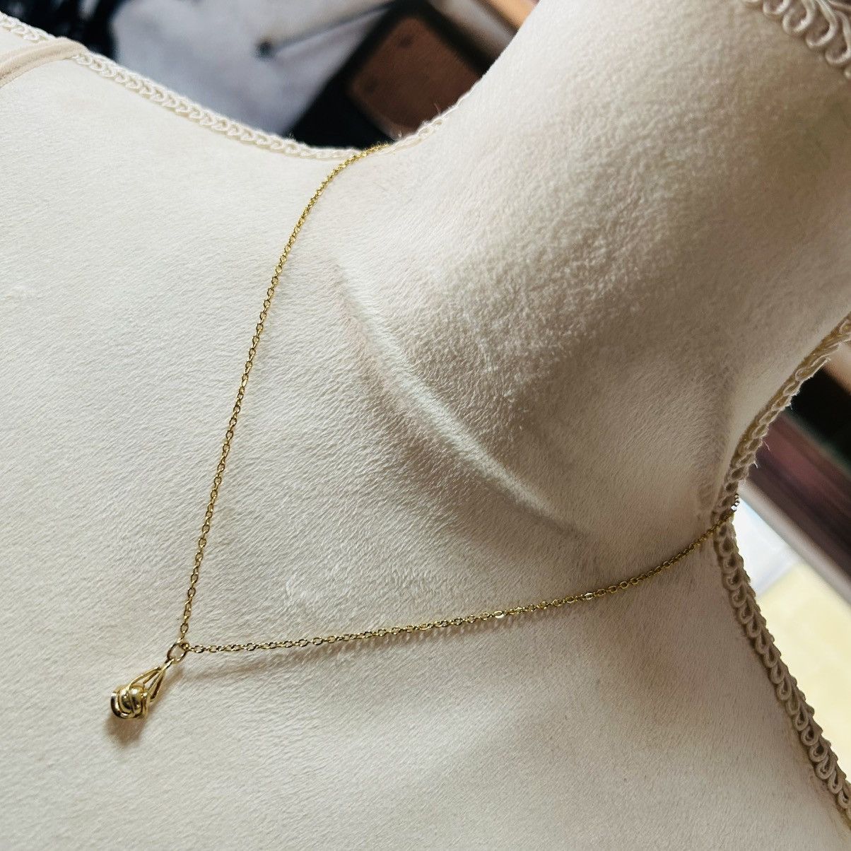 Vintage Vintage gold caged bead pendant on chain necklace Size ONE SIZE - 2 Thumbnail