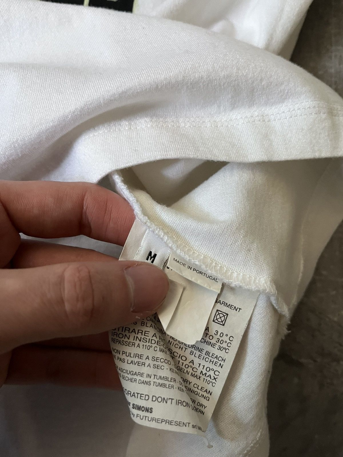 Raf by Raf Simons Raf by Raf Simons A/W 2011 BASS white T-shirt vintage Size US M / EU 48-50 / 2 - 7 Thumbnail