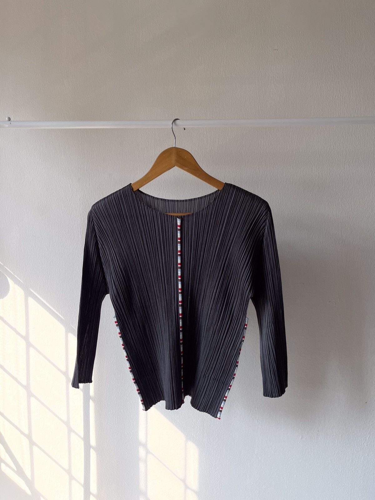Issey Miyake × Pleats Please Issey Miyake 2004 Pleats Please Issey Miyake Shirt Size US S / EU 44-46 / 1 - 3 Thumbnail