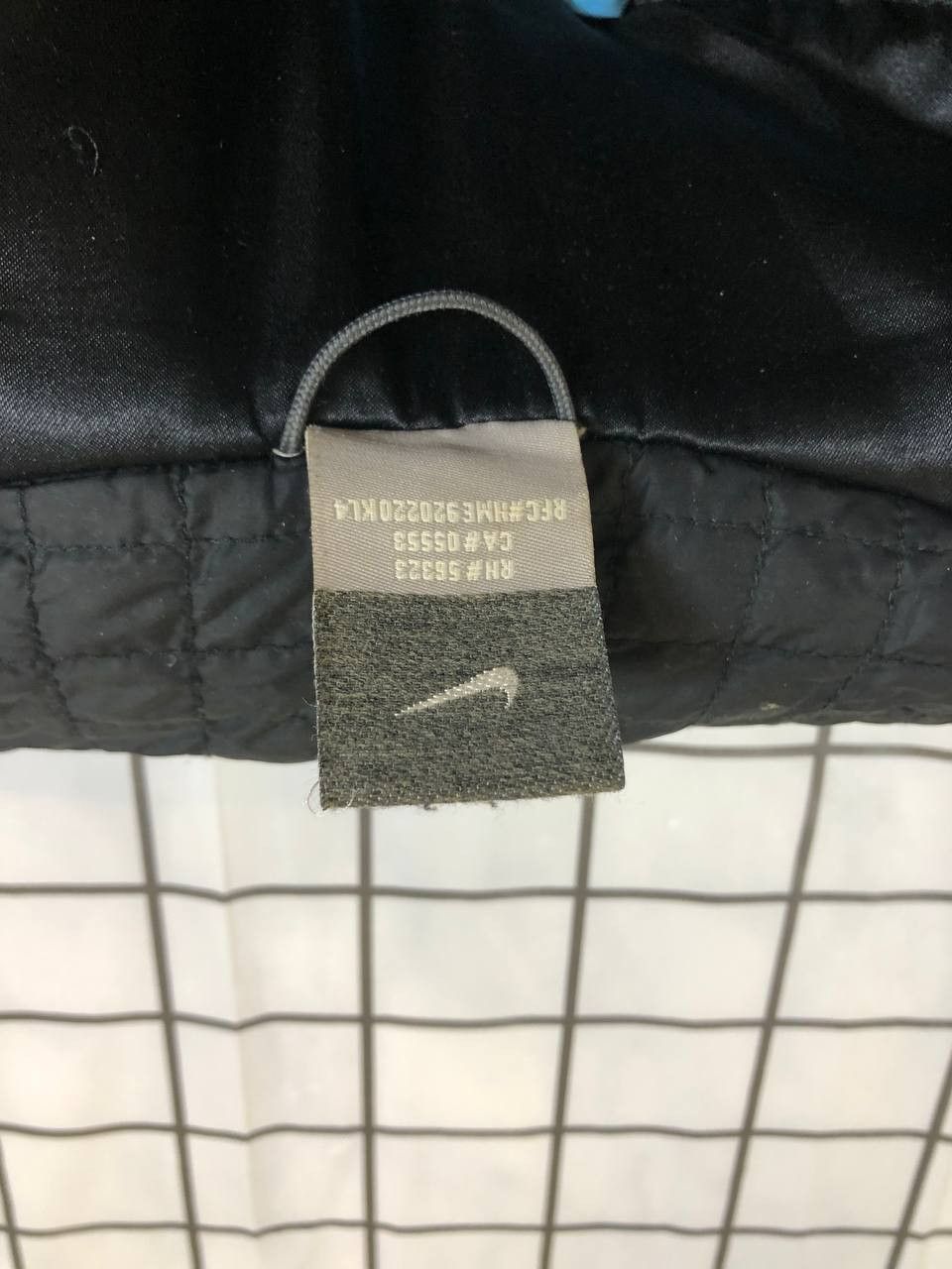 Nike Rare Nike vintage metallic swoosh logo softshell jacket Size M / US 6-8 / IT 42-44 - 13 Thumbnail