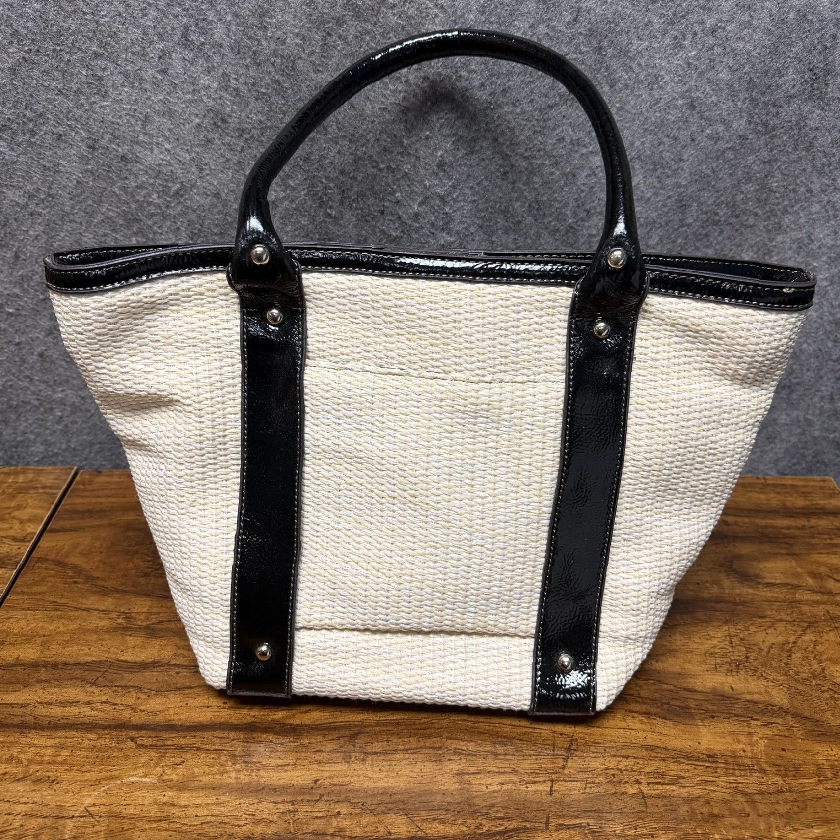 Anne Klein AK Anne Klein Lion Logo Straw Purse Cream Black Patent Trim Chic Beach Preppy Size ONE SIZE - 7 Thumbnail