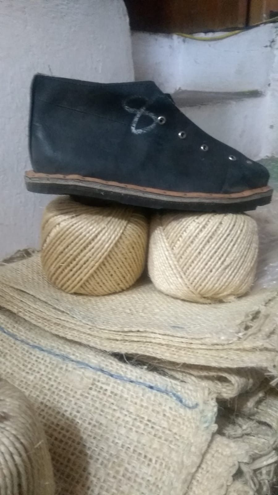 Artisan Mexican handmade leather shoes with tire soles