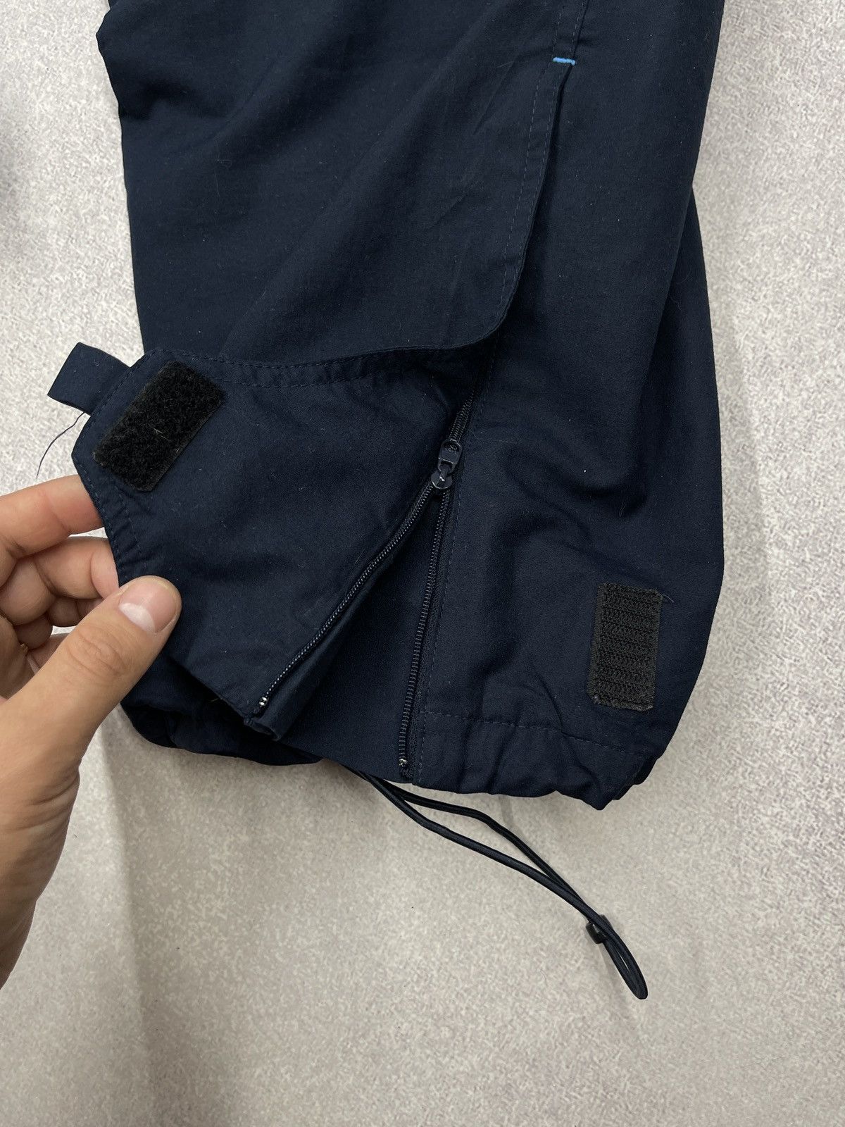 Nike Vintage Nike Nylon Sweatpants Navy Drill Y2K ACG TECH Size US 38 / EU 54 - 8 Thumbnail