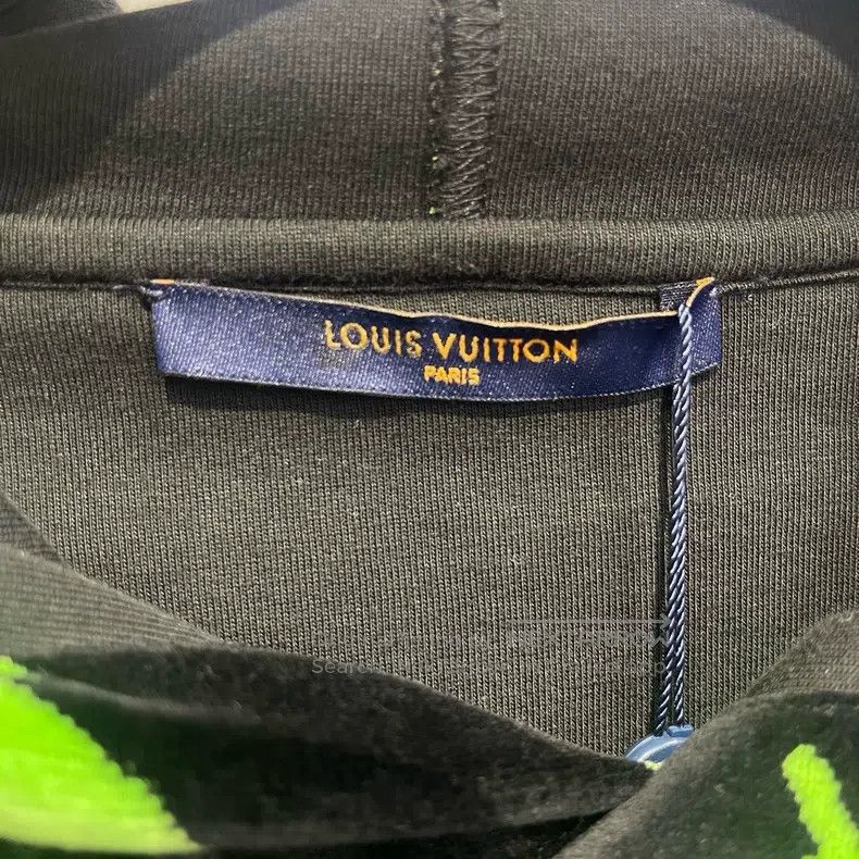 Louis Vuitton Louis Vuitton Abstract graphic hooded sweatshirt Size US L / EU 52-54 / 3 - 3 Thumbnail