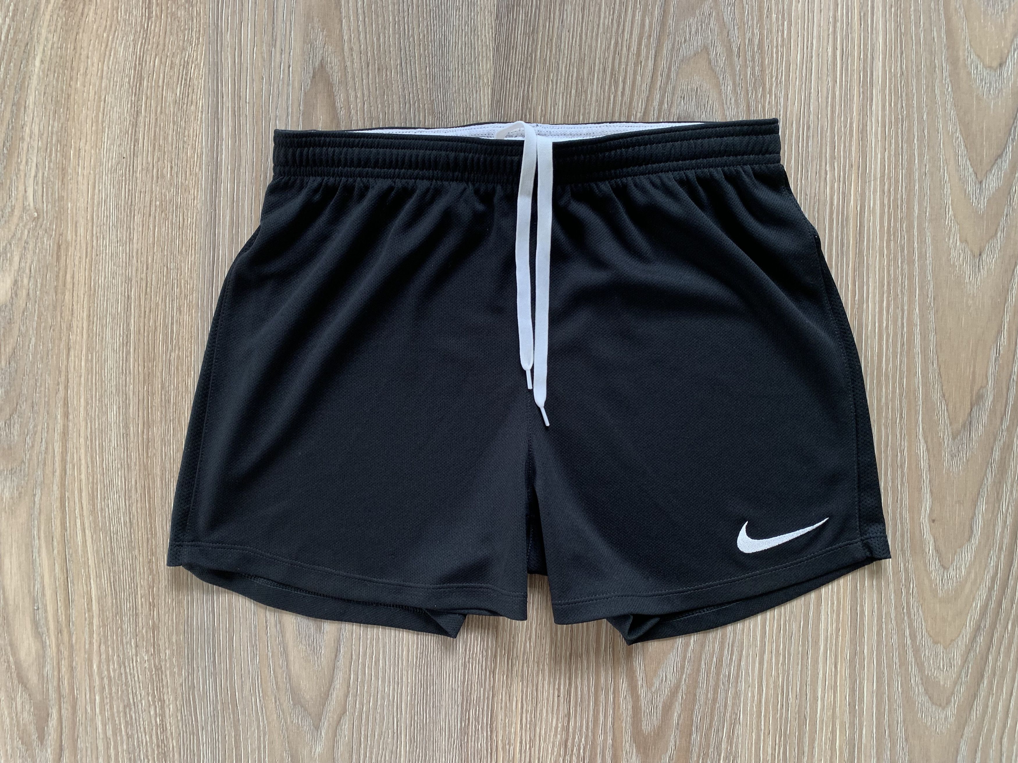 Nike Nike Black Training Shorts 2018 Size US 27 - 2 Thumbnail