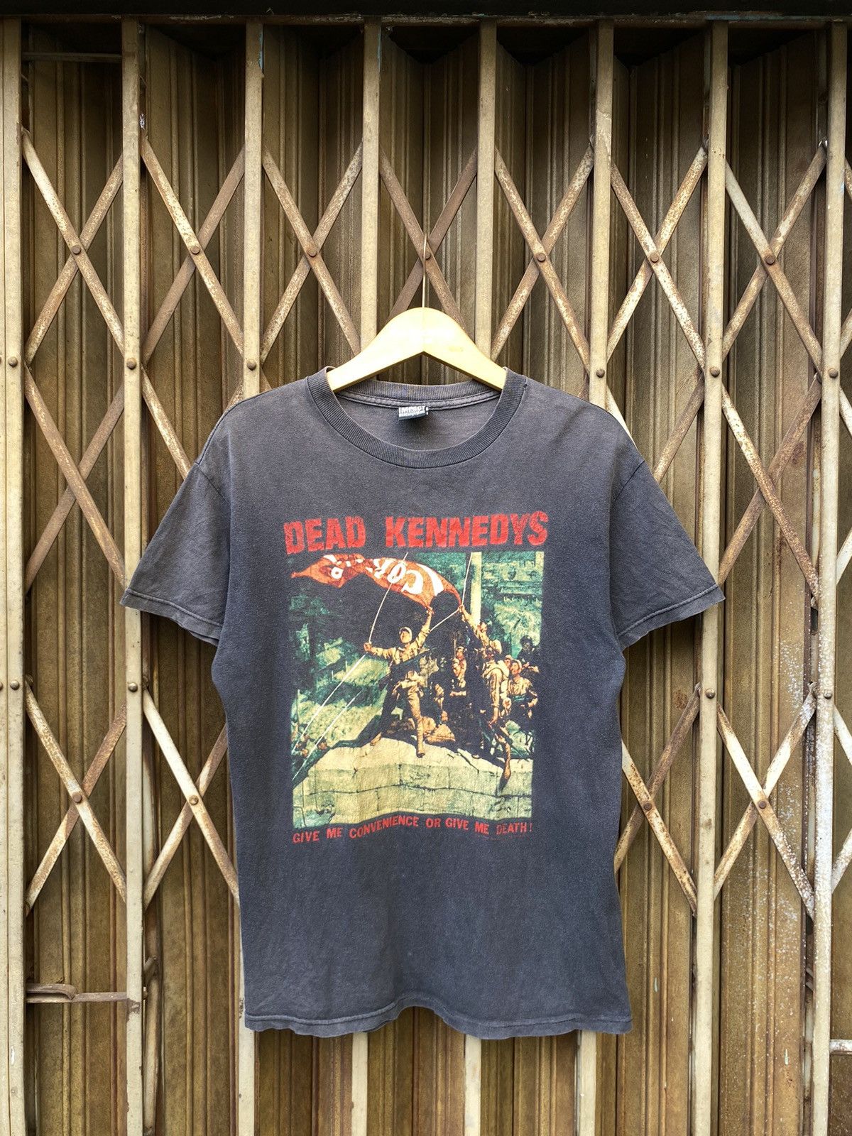 Band Tees VINTAGE DEAD KENNEDYS TEES Size US M / EU 48-50 / 2 - 1 Thumbnail