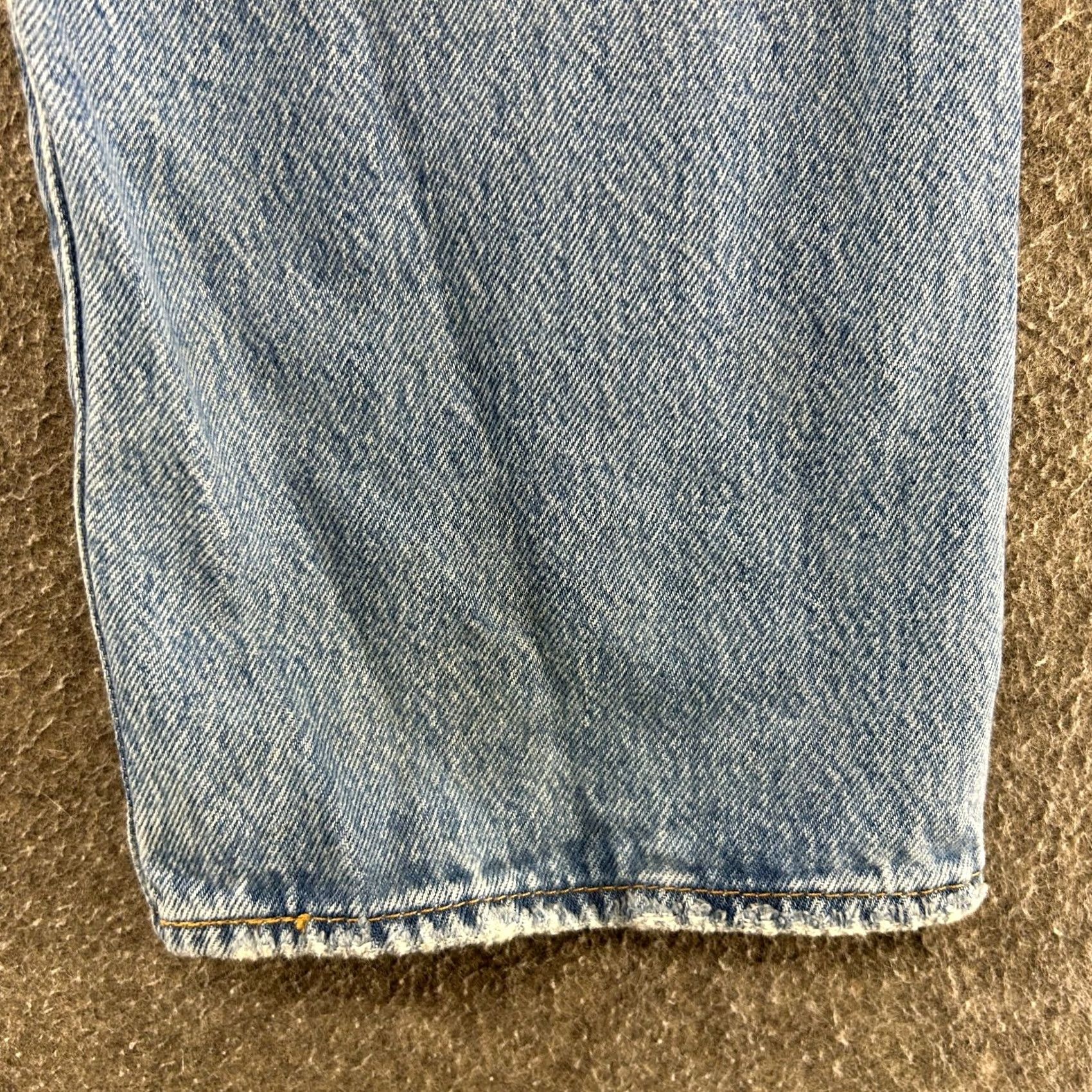 Levi's VINTAGE Levi's 501 Jeans Mens 33x30 Straight Regular Light Wash Distressed Denim Blue Jeans Mens Regular 501 Series Retro Distressed Pockets 5-Pocket Size US 33 - 6 Thumbnail
