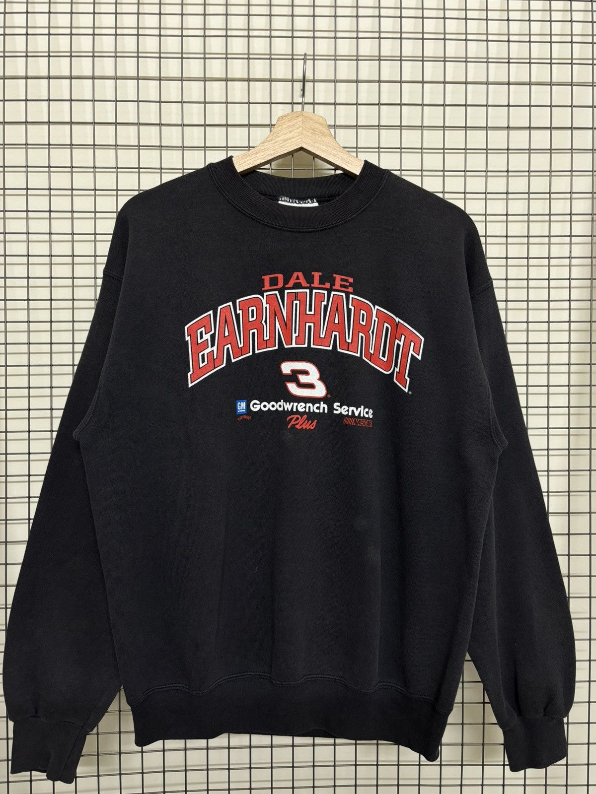Chase Authentics 🚨FINAL DROP🚨Vintage Dale Earnhardt Nascar Sweatshirt Size US XL / EU 56 / 4 - 2 Thumbnail