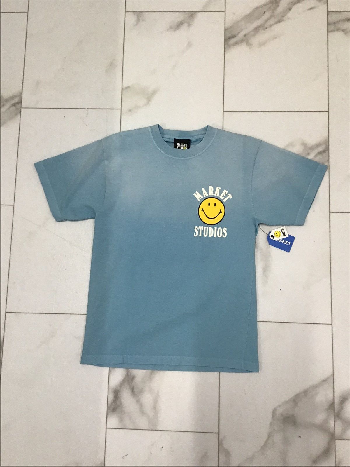 Market MARKET Smiley Upside Down Lockup T-Shirt Retro Blue Size US S / EU 44-46 / 1 - 1 Thumbnail