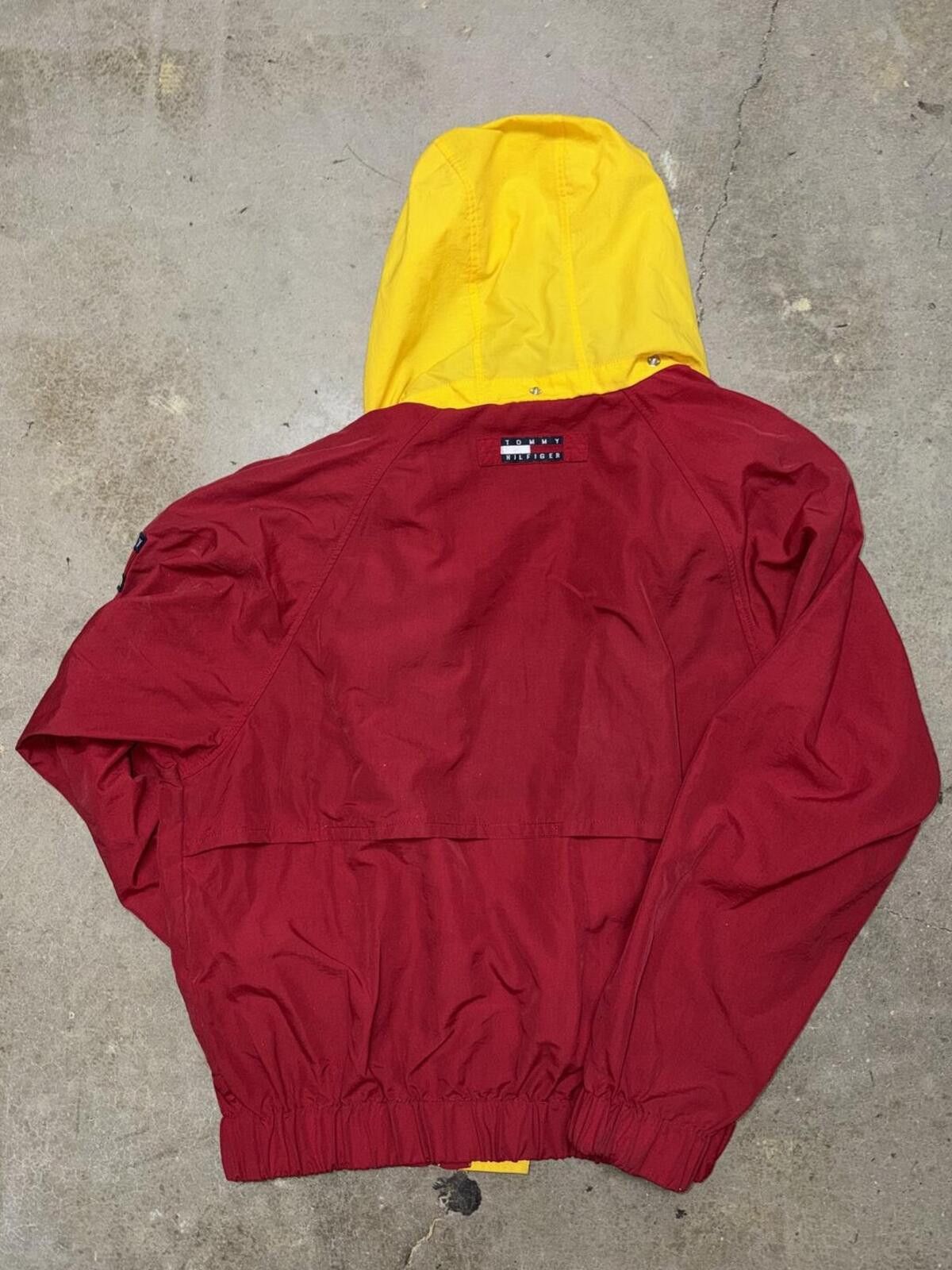Tommy Hilfiger Vintage 1990s Tommy Hilfiger Windbreaker Jacket with hood Size US M / EU 48-50 / 2 - 3 Thumbnail
