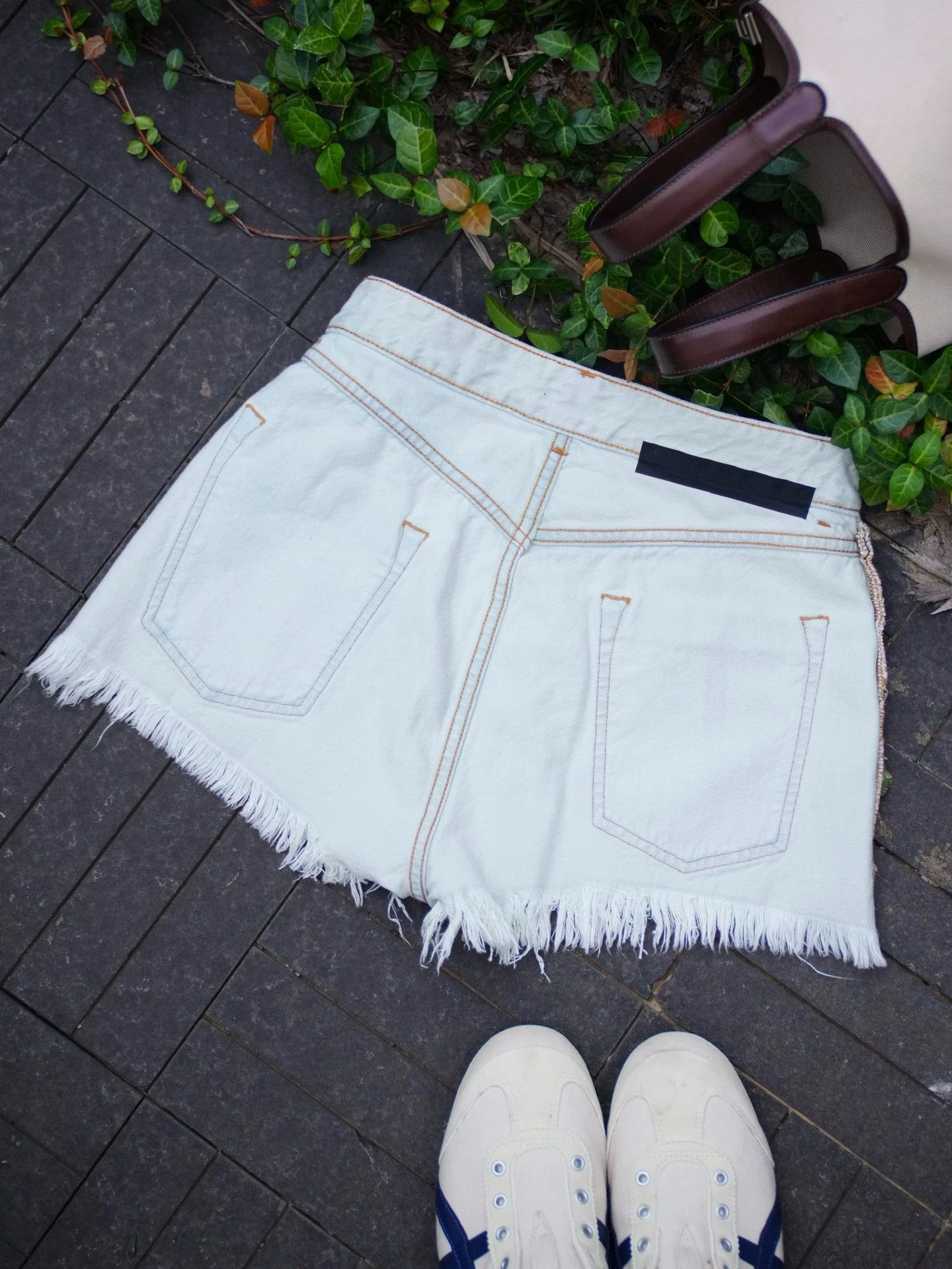 Ben Taverniti Unravel Project Unravel Project 2-Way L.B. Jeans Raw Hem Shorts S Vintage Size 25" / US 0 / IT 36 - 3 Thumbnail