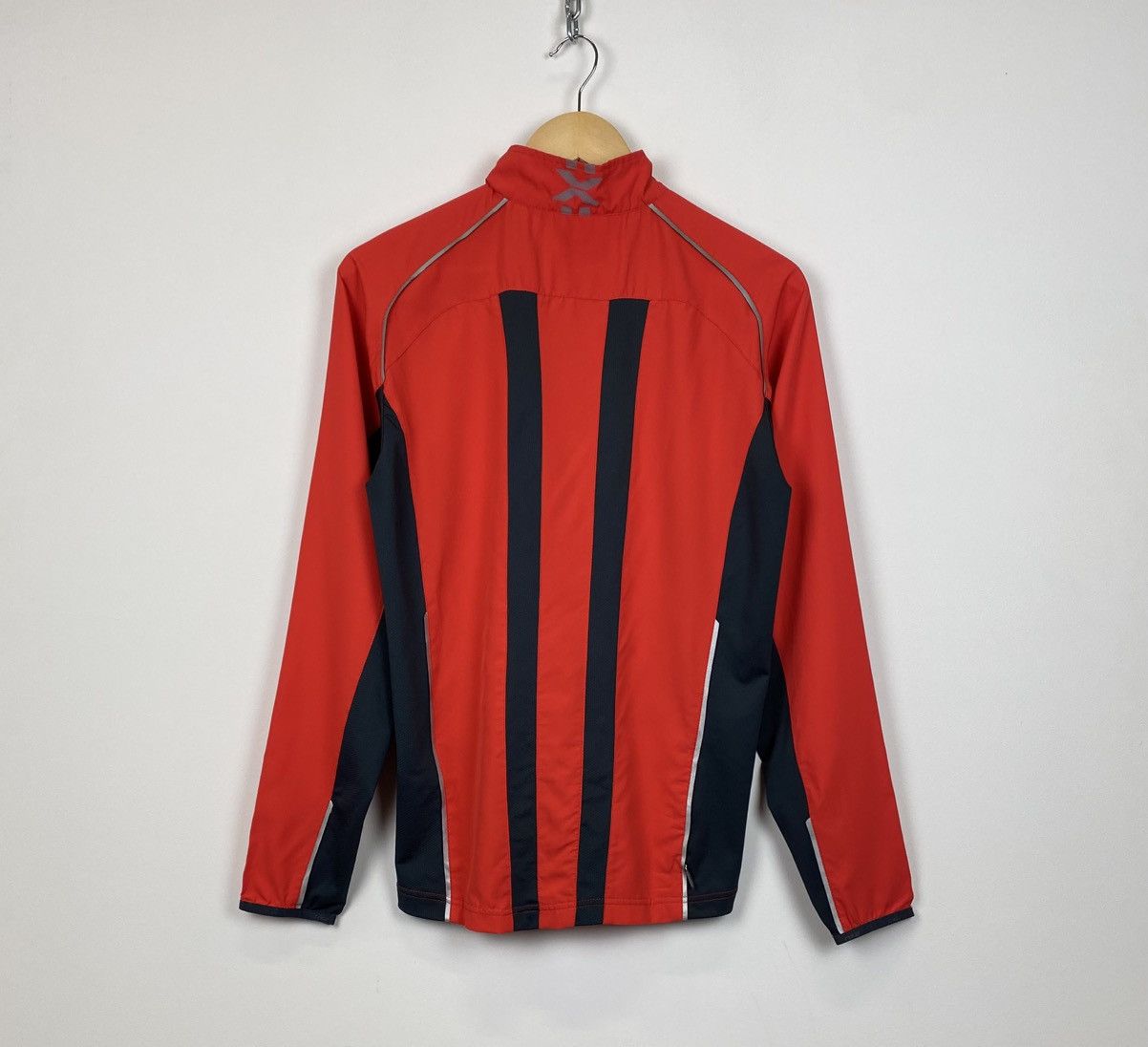 Other 2XU Full Zip Running Light Jacket Mens Size Small Red Sports Size US S / EU 44-46 / 1 - 9 Thumbnail