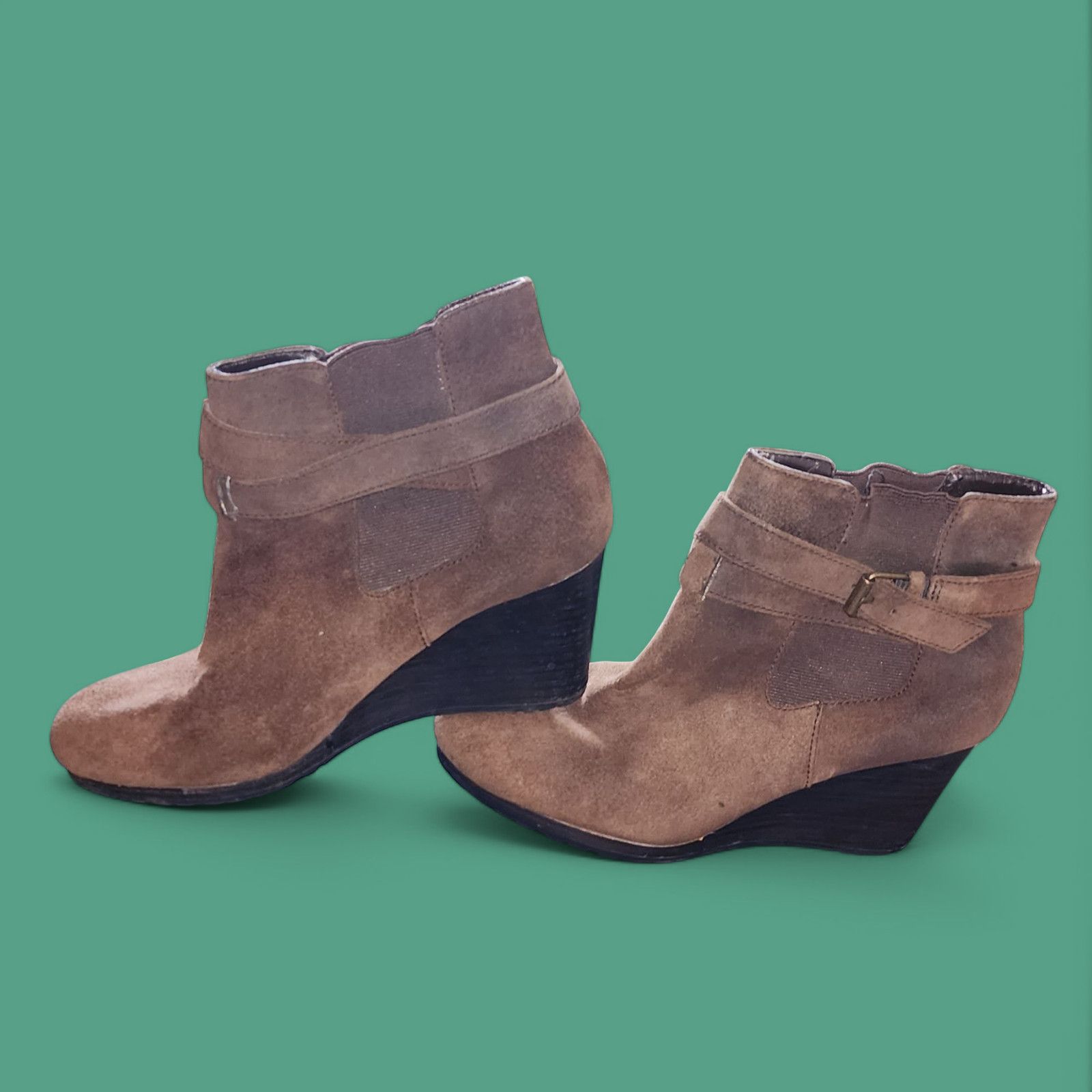 Ralph Lauren Ralph Lauren Yasline Brown Suede Wedge Booties size 7.5B Size US 7.5 / IT 37.5 - 4 Thumbnail