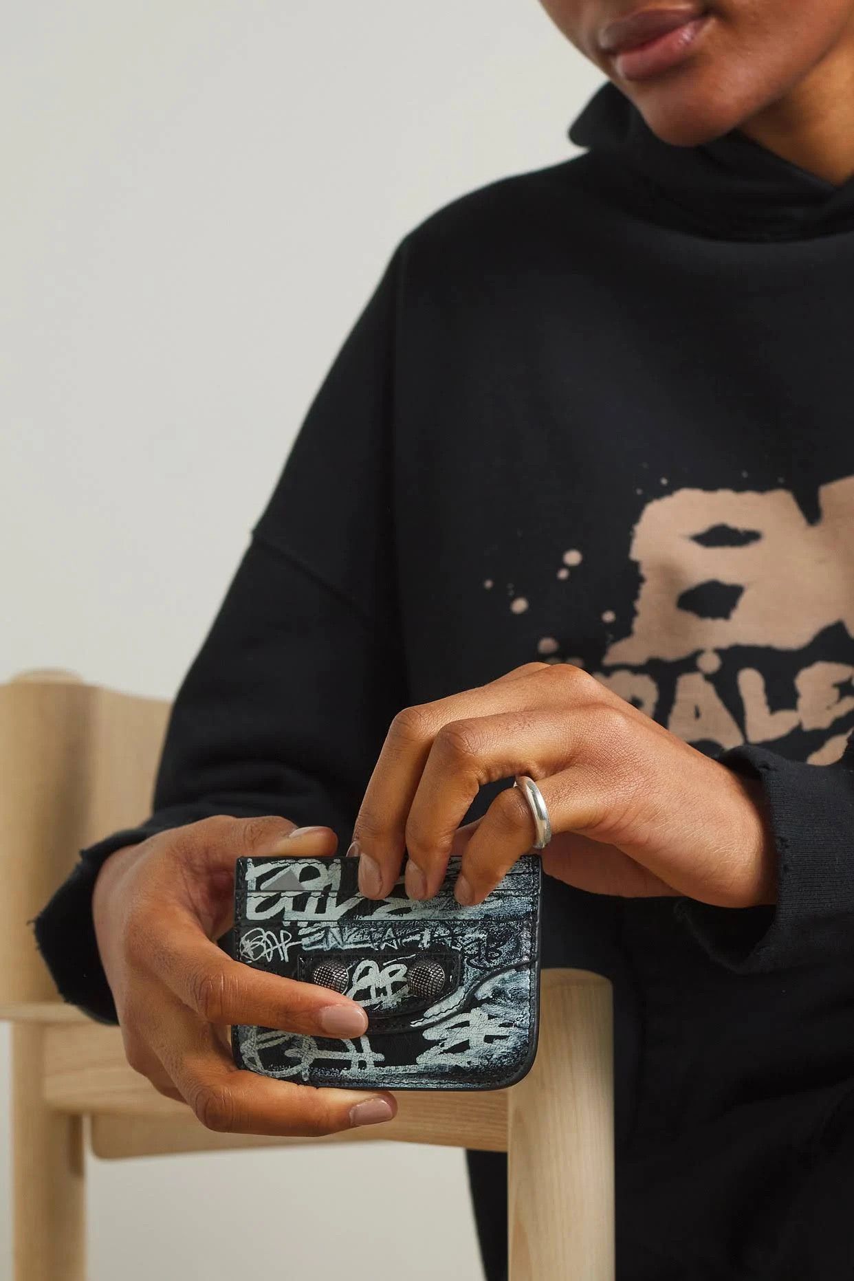 Balenciaga o1bcso1str1124 Size: OS / Le Cagole Card Holder Graffiti Size ONE SIZE - 3 Thumbnail