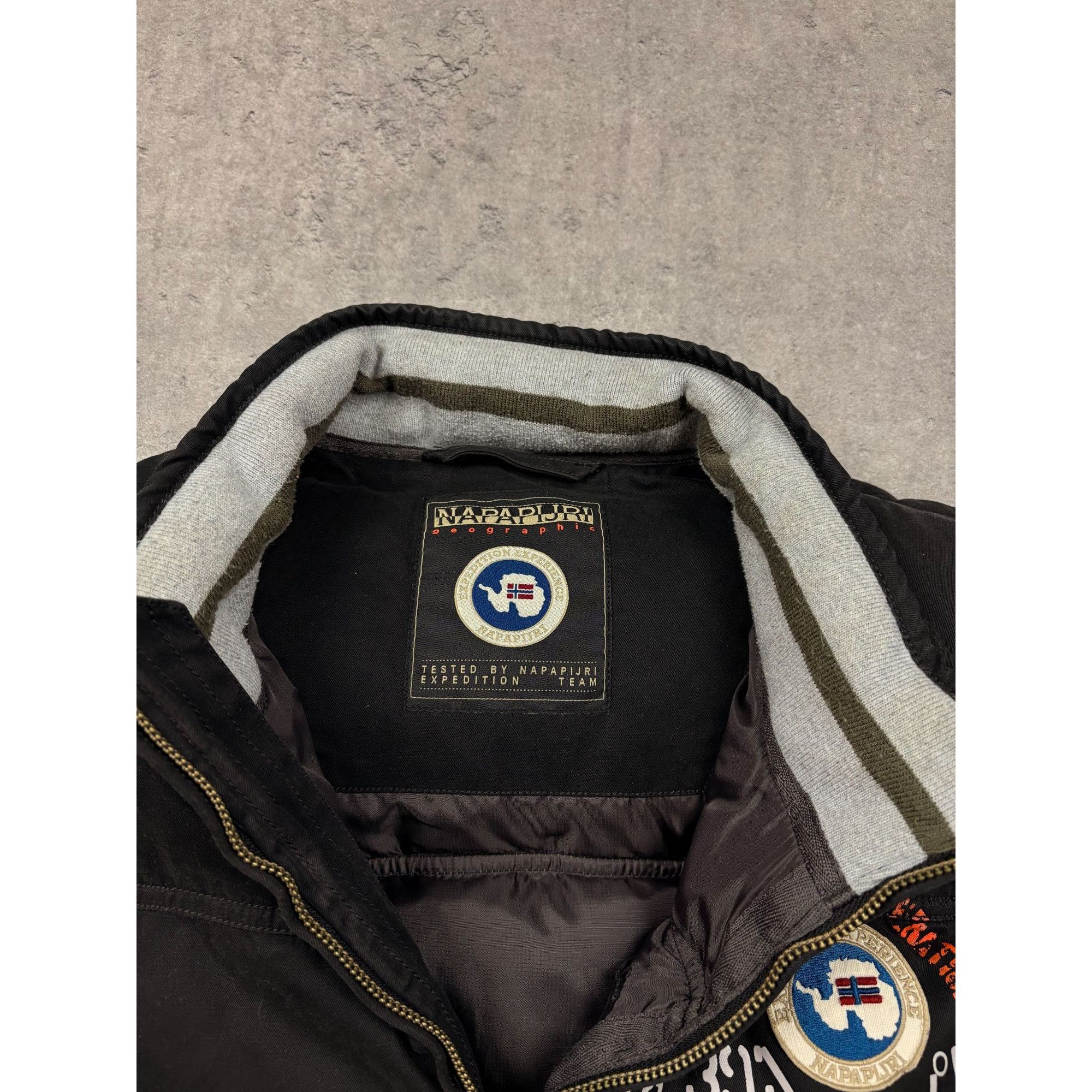 Napapijri Puchowa Kamizelka Napapijri – Black – Rozmiar XL y2k rare vi Size US XL / EU 56 / 4 - 10 Thumbnail