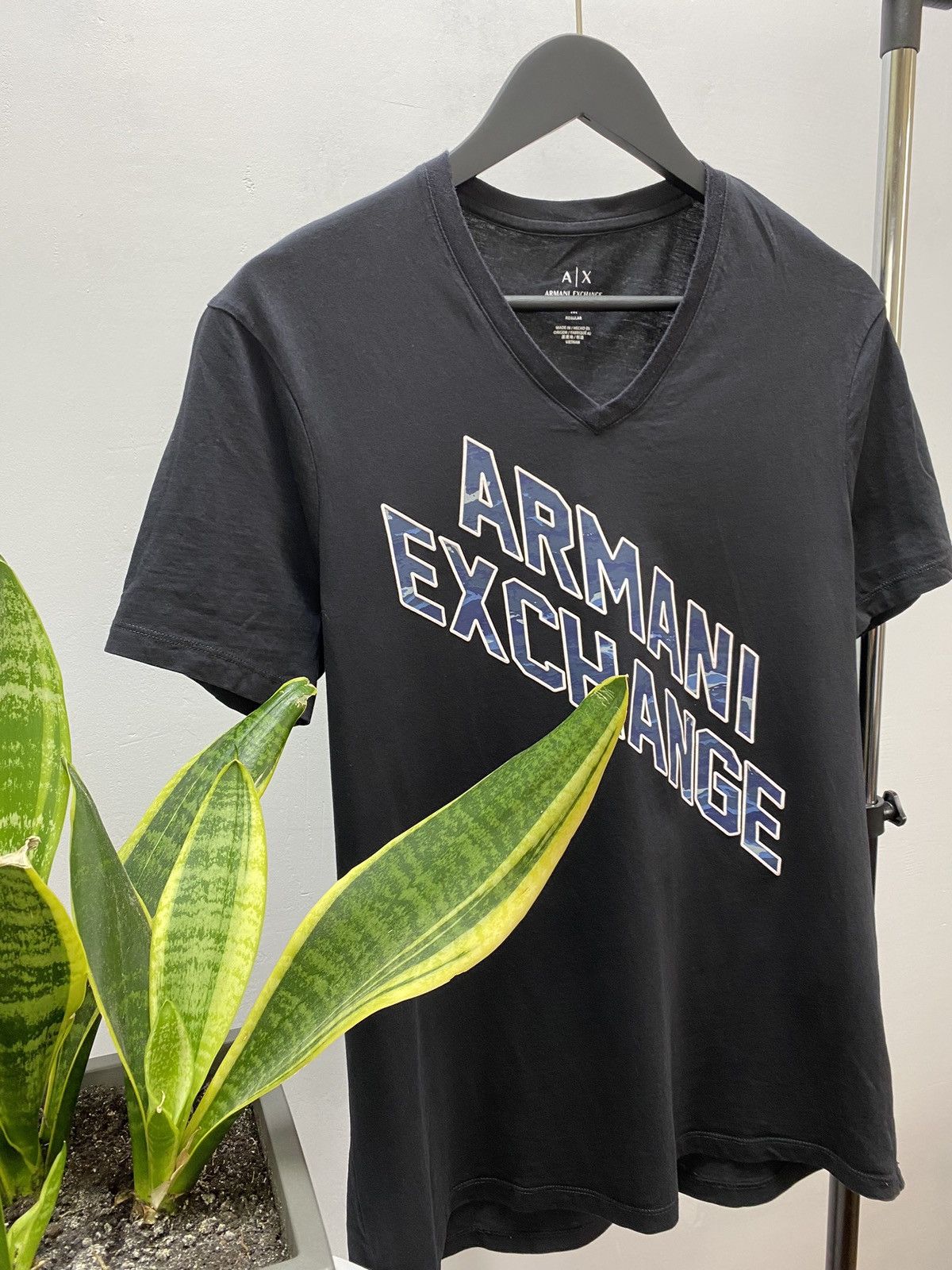 Giorgio Armani Armani Exchange Big Logo V Neck T Shirt Size US M / EU 48-50 / 2 - 3 Thumbnail