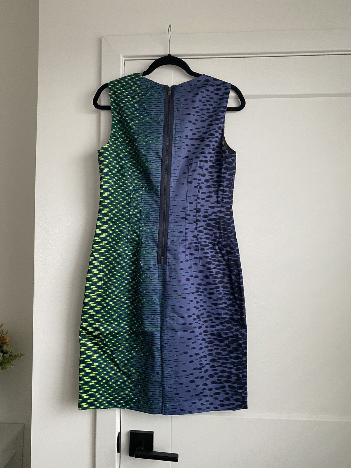 Elie Tahari New Elie Tahari Dress Neon Green & Steel Blue Sheath Dress Size M / US 6-8 / IT 42-44 - 4 Thumbnail