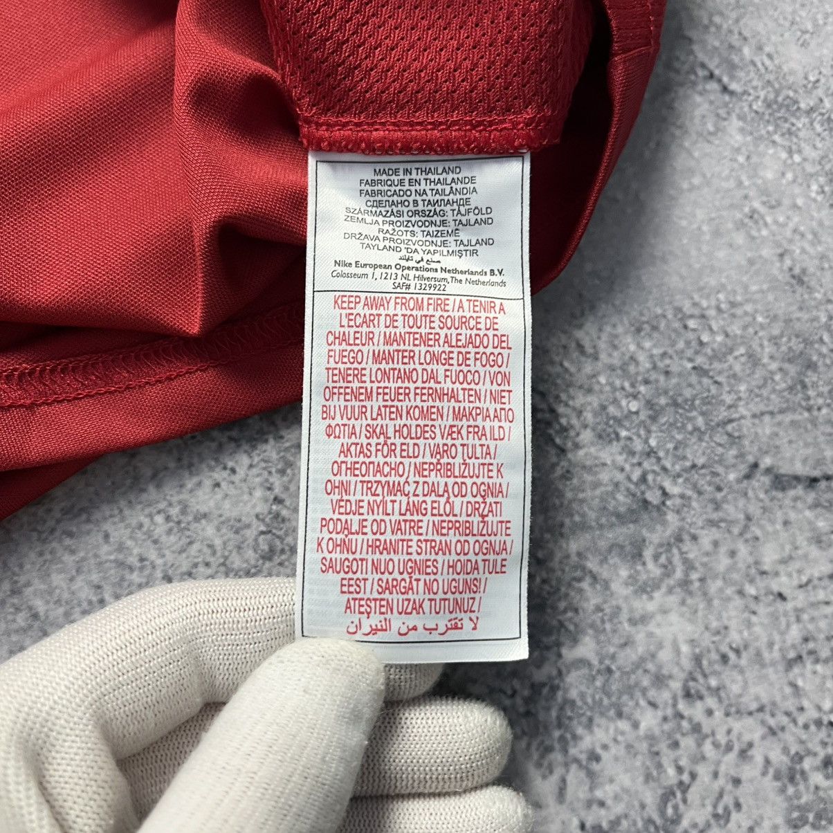 Nike Vintage Nike Fit Swoosh Tee Streetwear Sportswear Blokecore Size US L / EU 52-54 / 3 - 8 Thumbnail