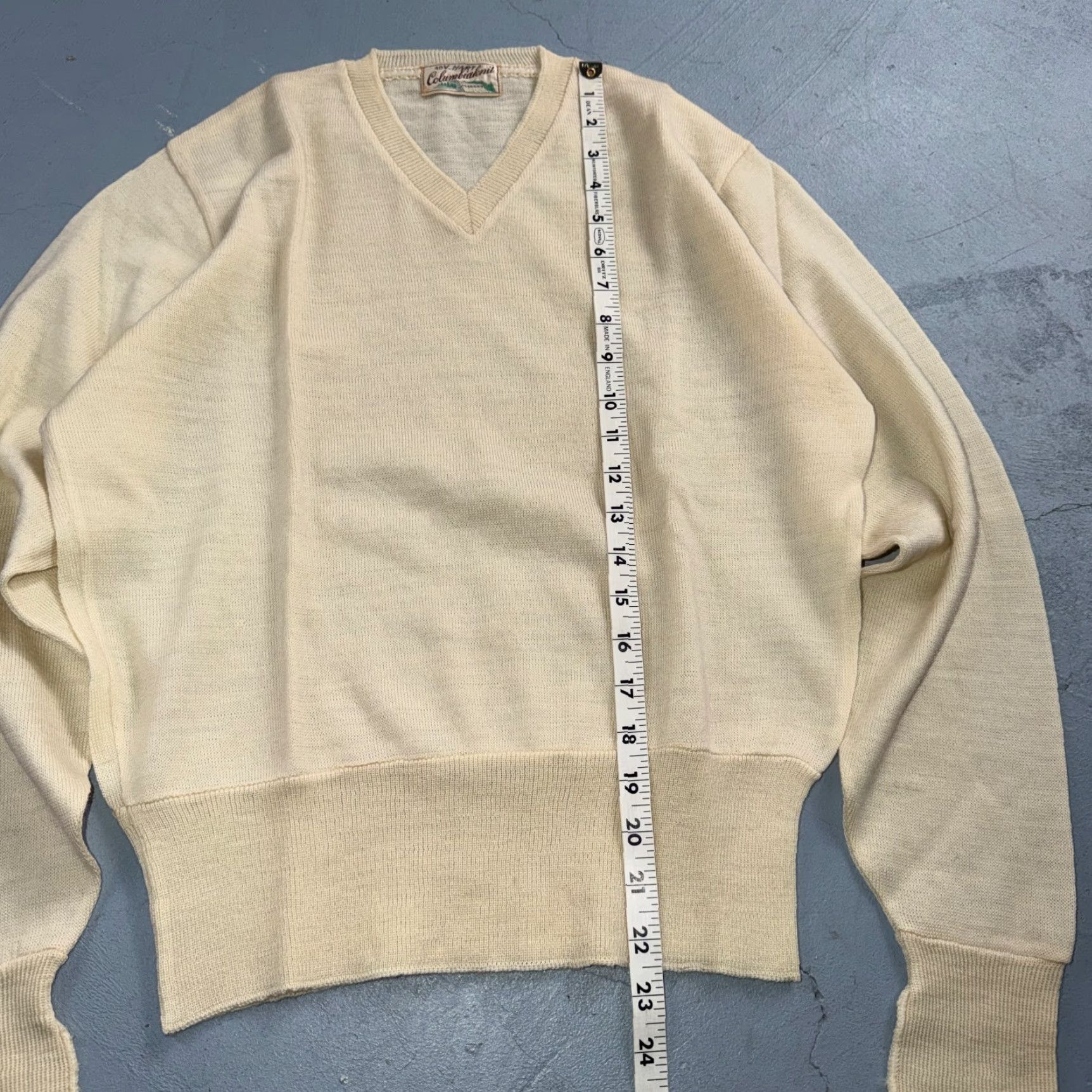 Vintage VINTAGE 1950s Wool Pullover Sweater Rockabilly Mens V Neck Ivory Columbia Knit Shirt Mens 40 Regular Wool Size US L / EU 52-54 / 3 - 4 Thumbnail