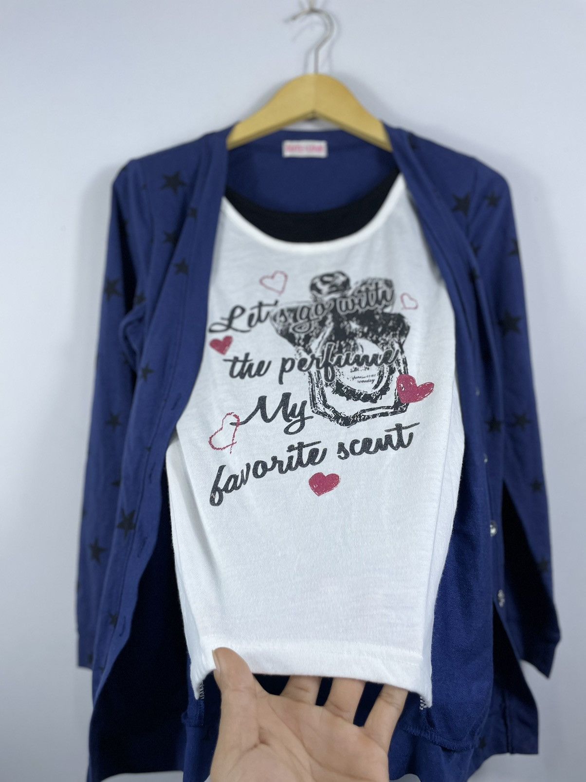 KMRii Japanese CUTE LOVE Cardigan Double Layer G Kurtcobain style Size US M / EU 48-50 / 2 - 4 Thumbnail