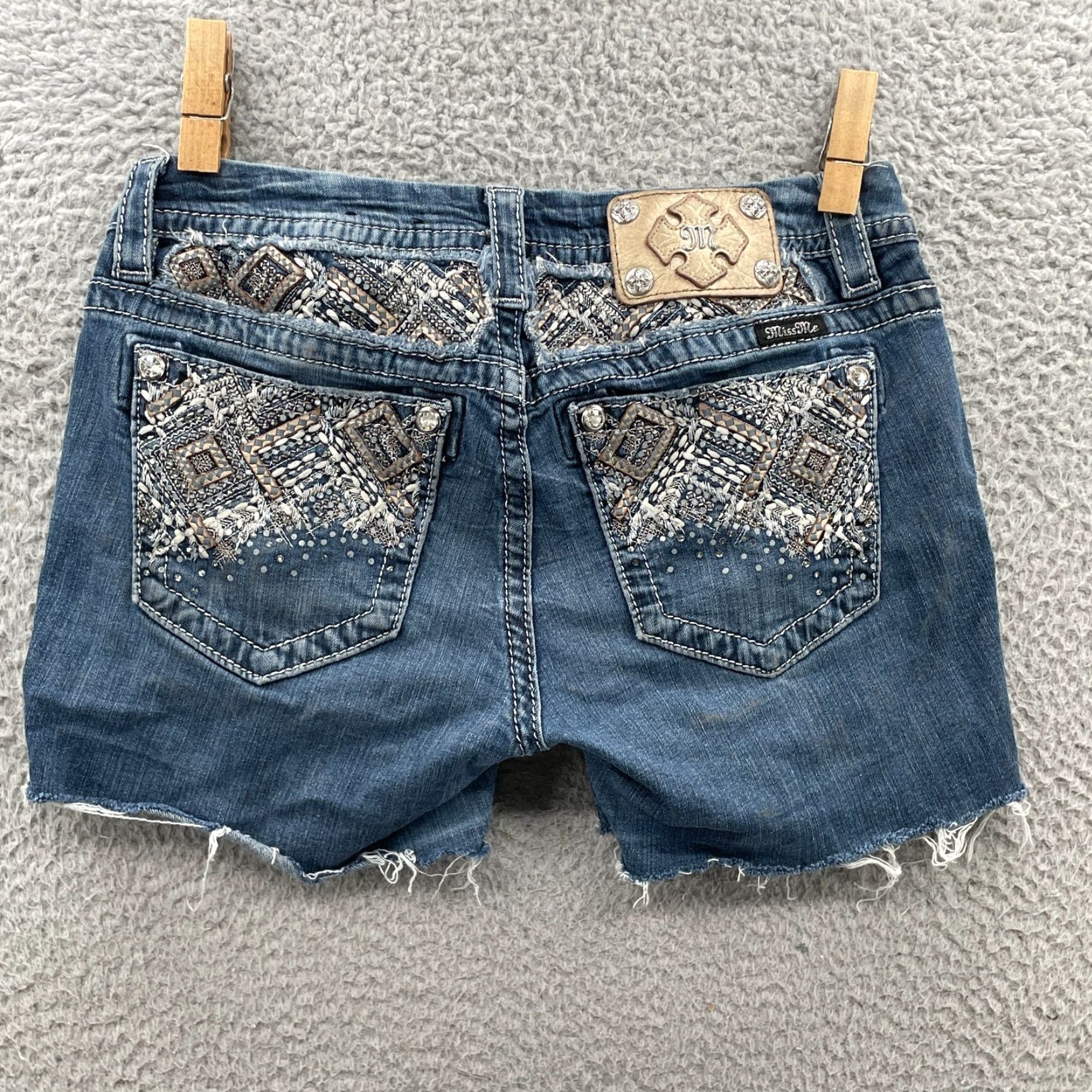 Miss Me Miss Me Jean Shorts Womens 30* Y2K Western Rodeo Grunge Daisy Cowboy Preppy 90's Size 30" / US 8 / IT 44 - 2 Thumbnail