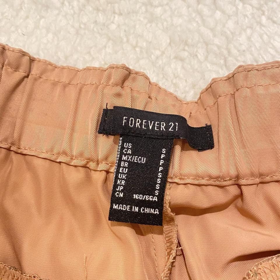 Forever 21 Brand New Forever 21 Beige Elastic Waist Shorts Size 26" / US 2 / IT 38 - 8 Thumbnail
