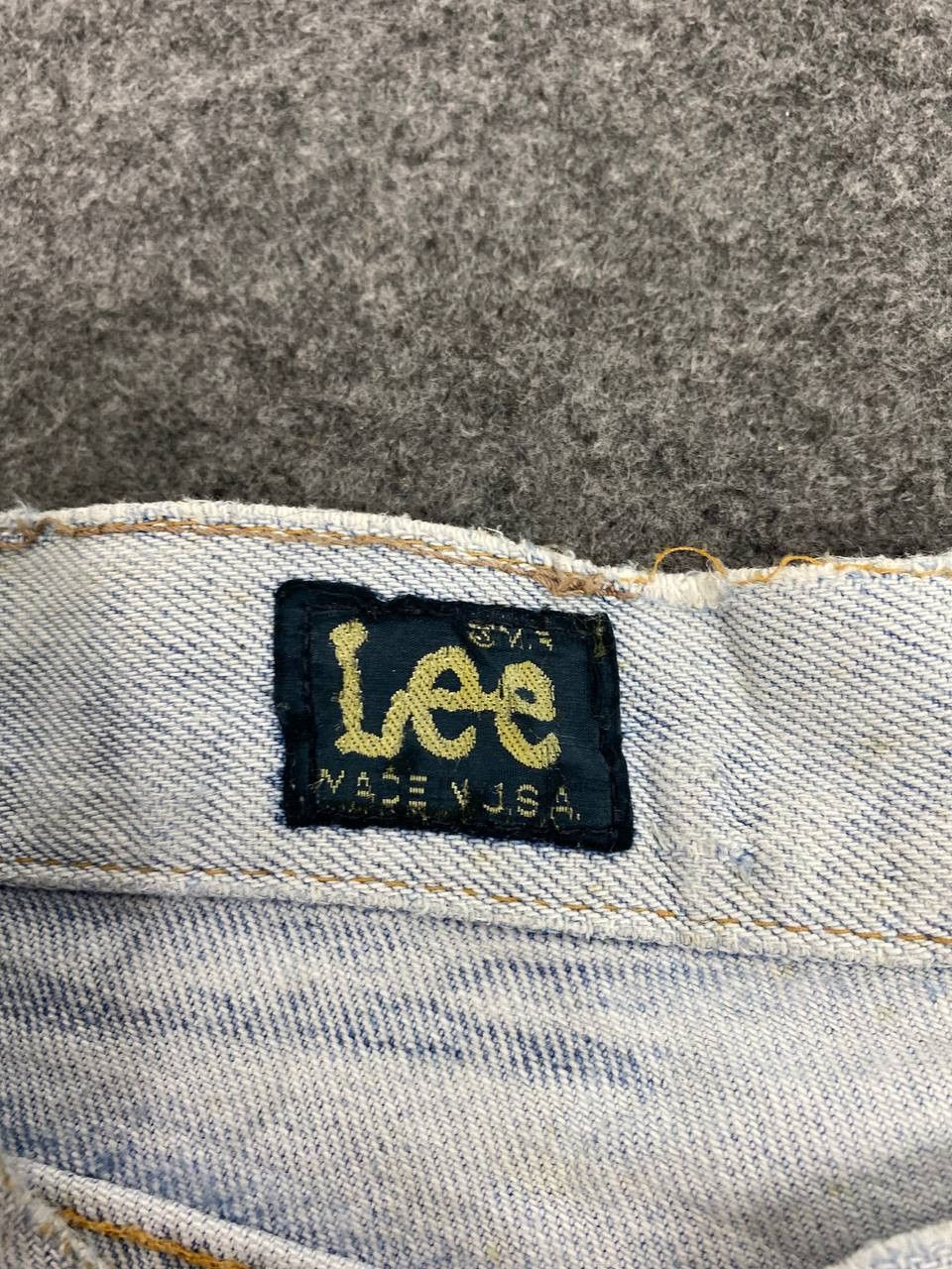 Lee vintage 80s lee lightwash distressed denim made in usa Size US 31 - 13 Thumbnail