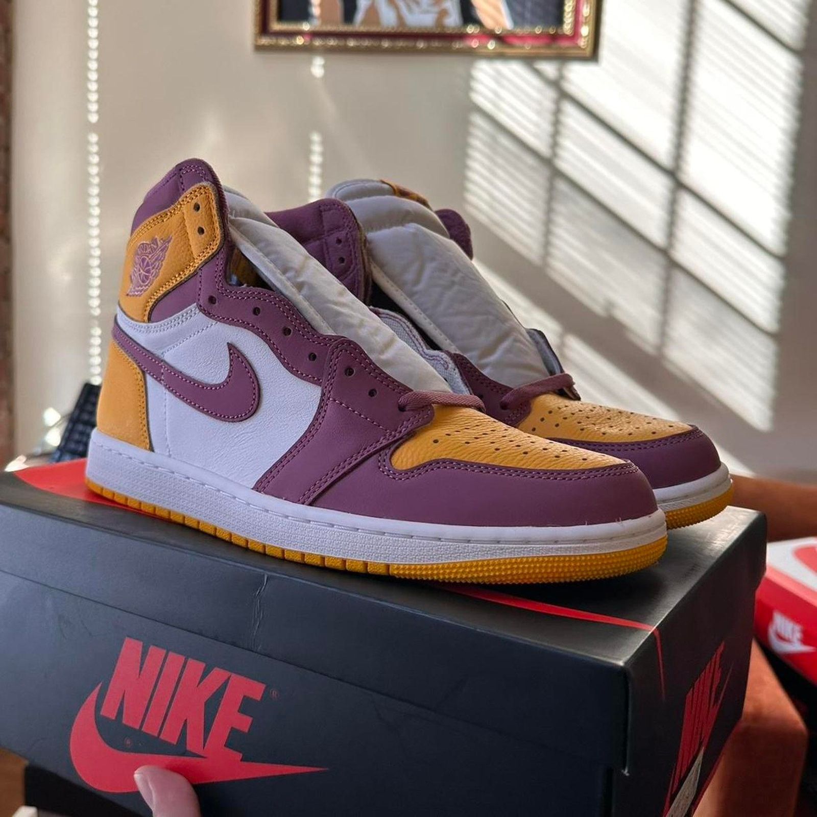 Jordan Brand × Nike Jordan 1 Retro High OG Brotherhood Size US 10 / EU 43 - 1 Thumbnail