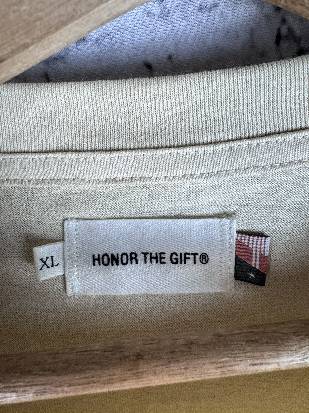 Honor the Gift Honor the Gift Boxy spell out T-Shirt - Cream Size US XL / EU 56 / 4 - 3 Thumbnail