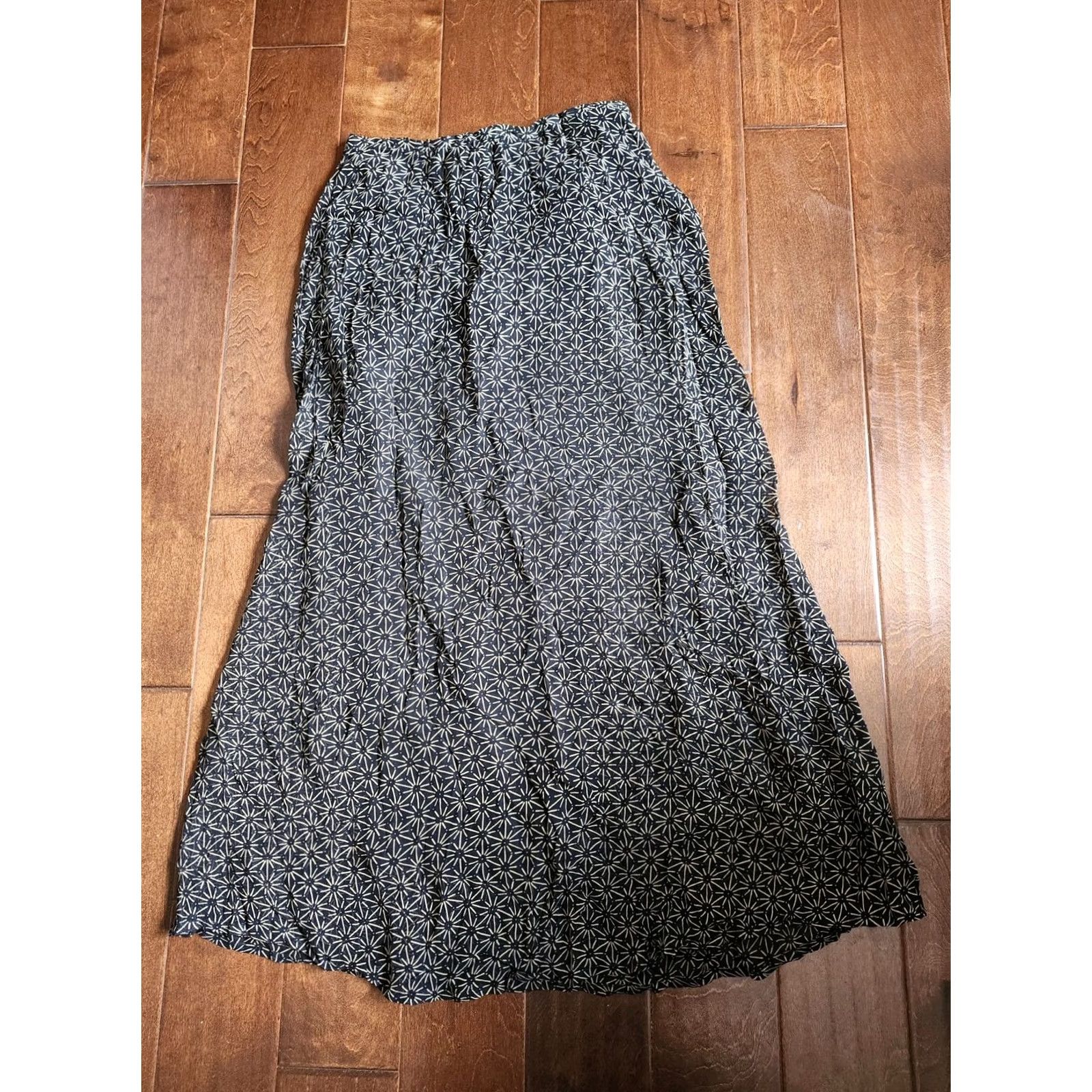 Merona Merona Women's Black White Skirt - Size 10 Skirt Regular 10 Black White Rayon Cotton Travel Casual Business Women Size 32" / US 10 / IT 46 - 2 Thumbnail