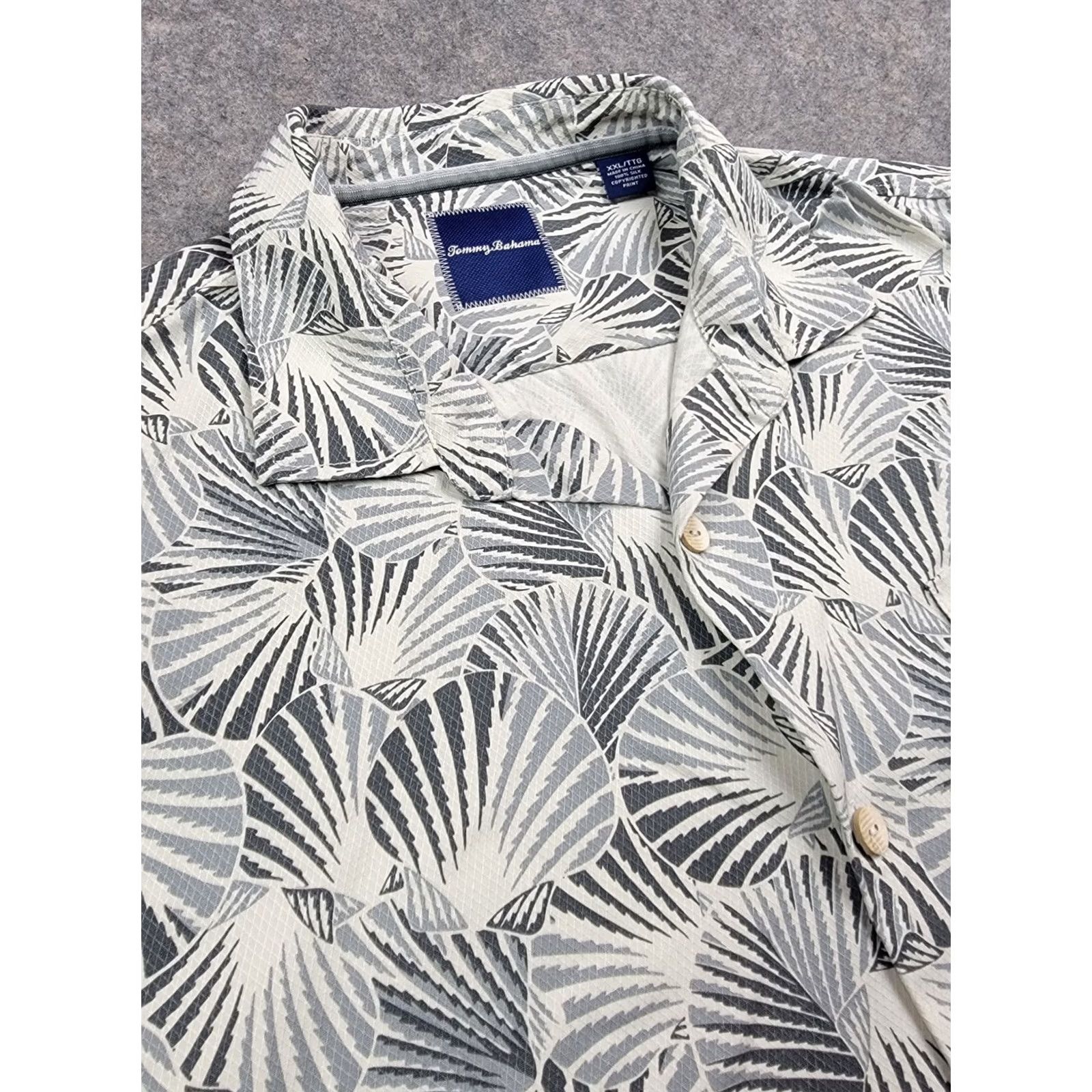 Tommy Bahama Tommy Bahama Shirt Mens 2XL Silk All Over Seashell Print Short Sleeve Button-Up Casual Beach Print 2XL Mens Silk Shirt Size US XXL / EU 58 / 5 - 6 Thumbnail