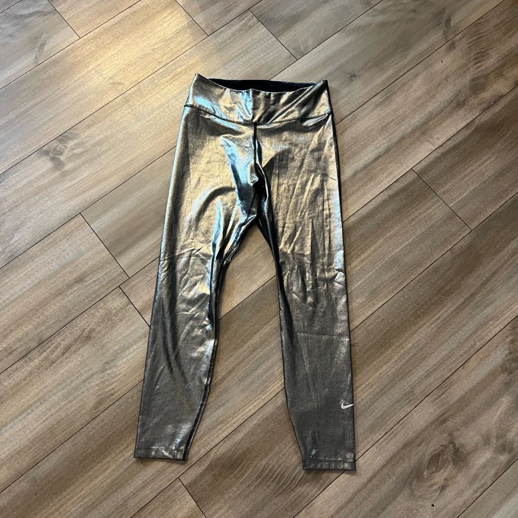 Nike Nike Silver Metallic Athletic Leggings Women Medium Bin A-21 Size 28" / US 6 / IT 42 - 2 Thumbnail